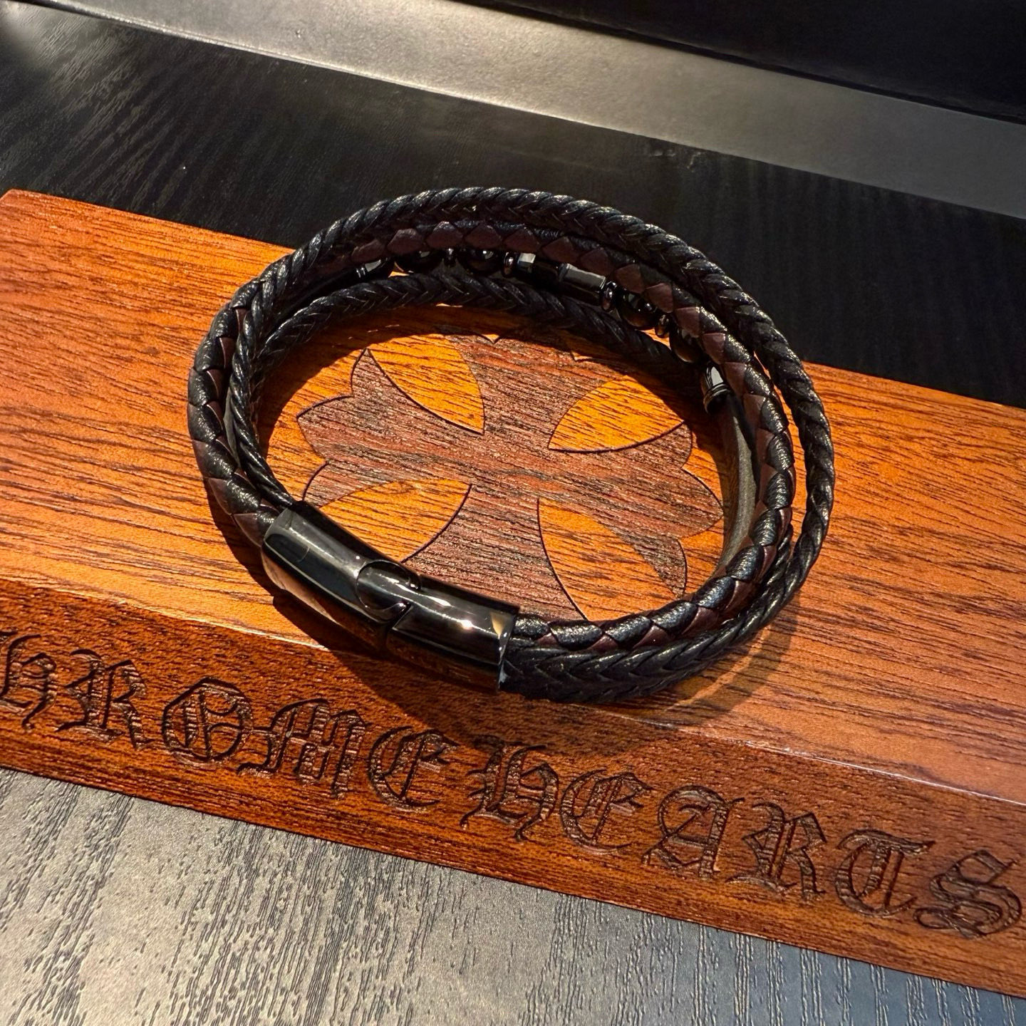 专柜品质Chrome Hearts克罗心皮绳手链，凹凸造型不同的花纹设计风格 呈现出与众不同 十字架 童