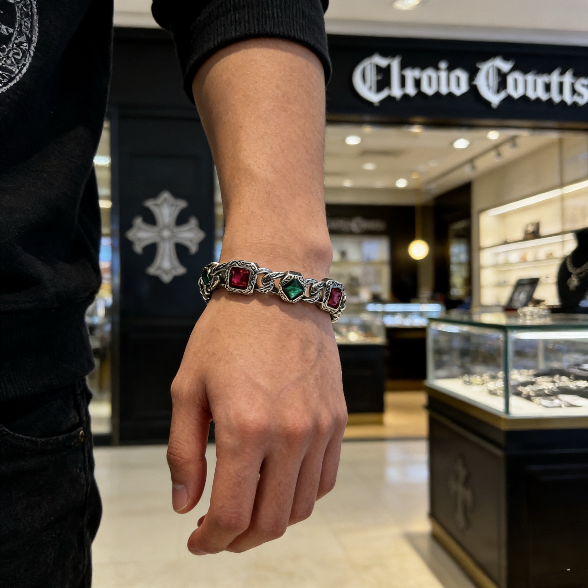 新款【专柜品质】Chrome Hearts克罗心复古彩钻十字架手链 凹凸造型不同的花纹设计风格 呈现出与