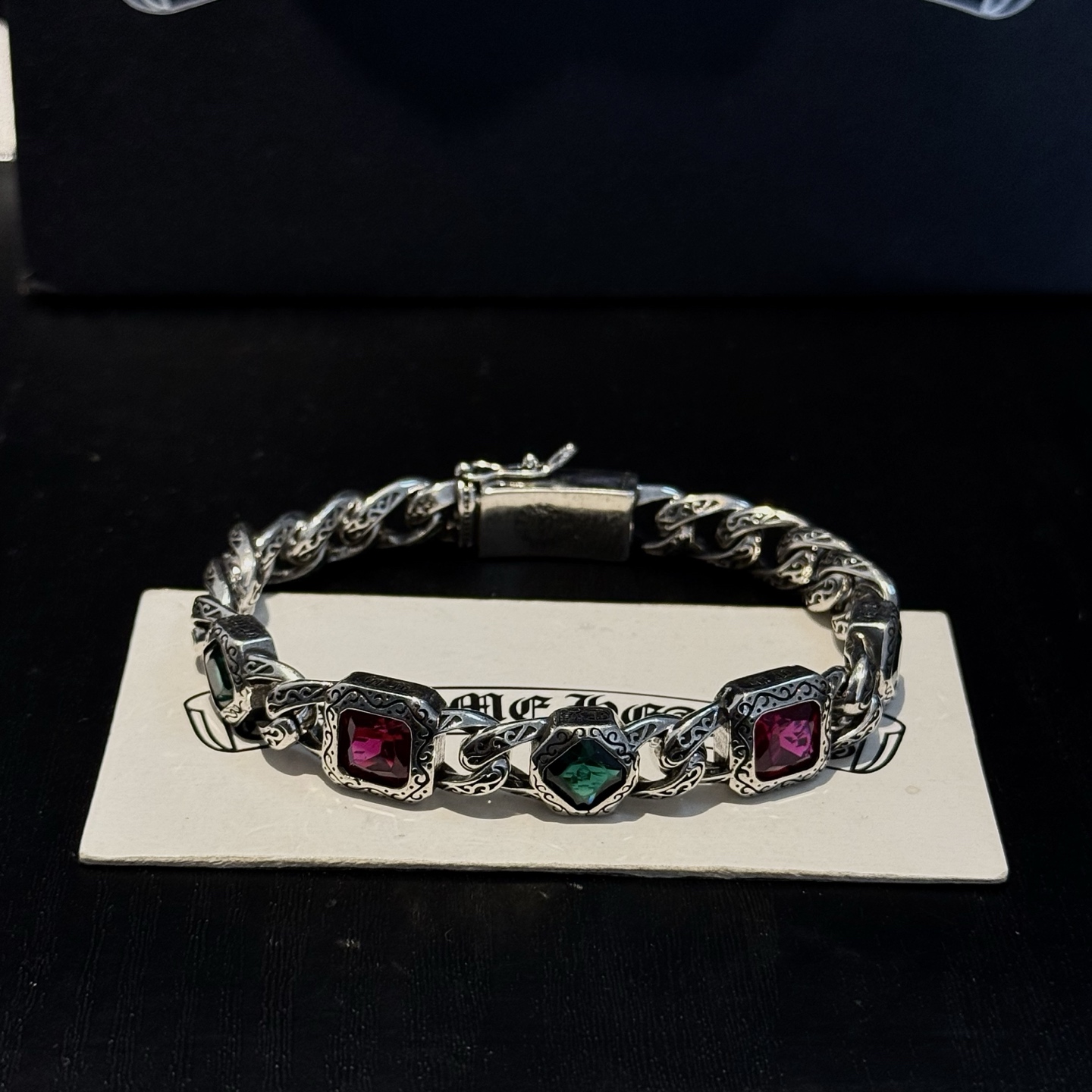 新款【专柜品质】Chrome Hearts克罗心复古彩钻十字架手链 凹凸造型不同的花纹设计风格 呈现出与