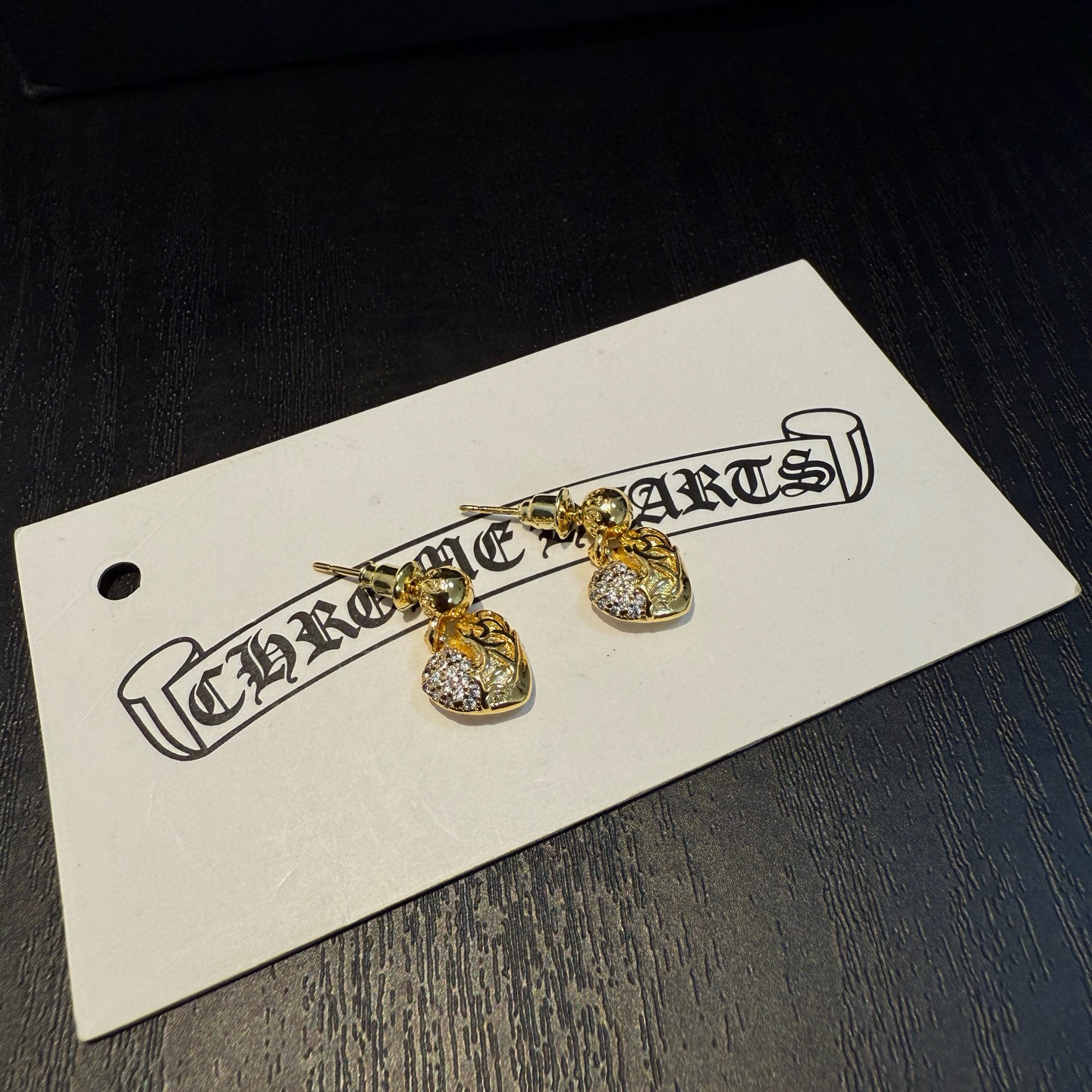 Chrome Hearts Chrome Hearts 克罗心黄金色满钻藤蔓爱心耳环