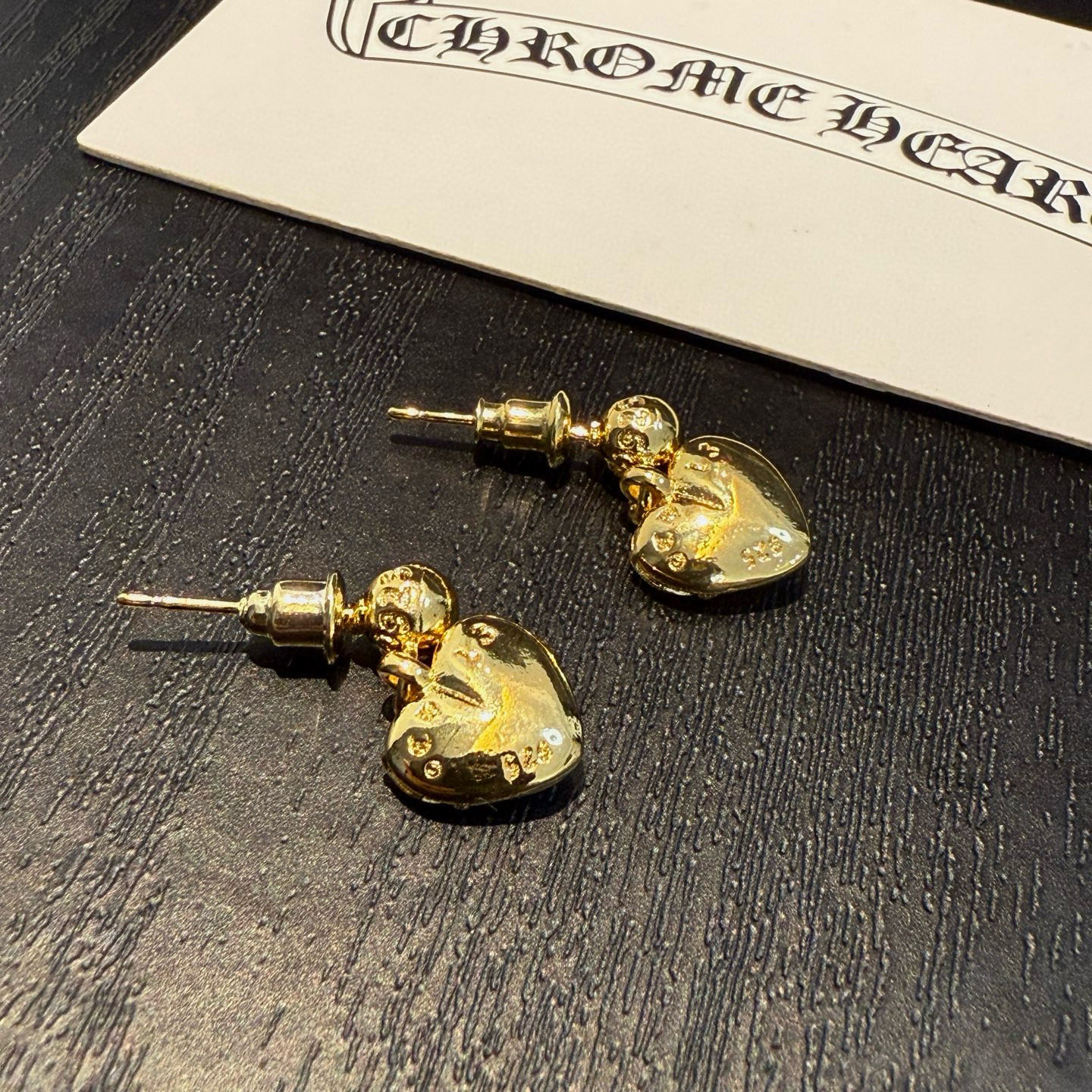 Chrome Hearts Chrome Hearts 克罗心黄金色满钻藤蔓爱心耳环