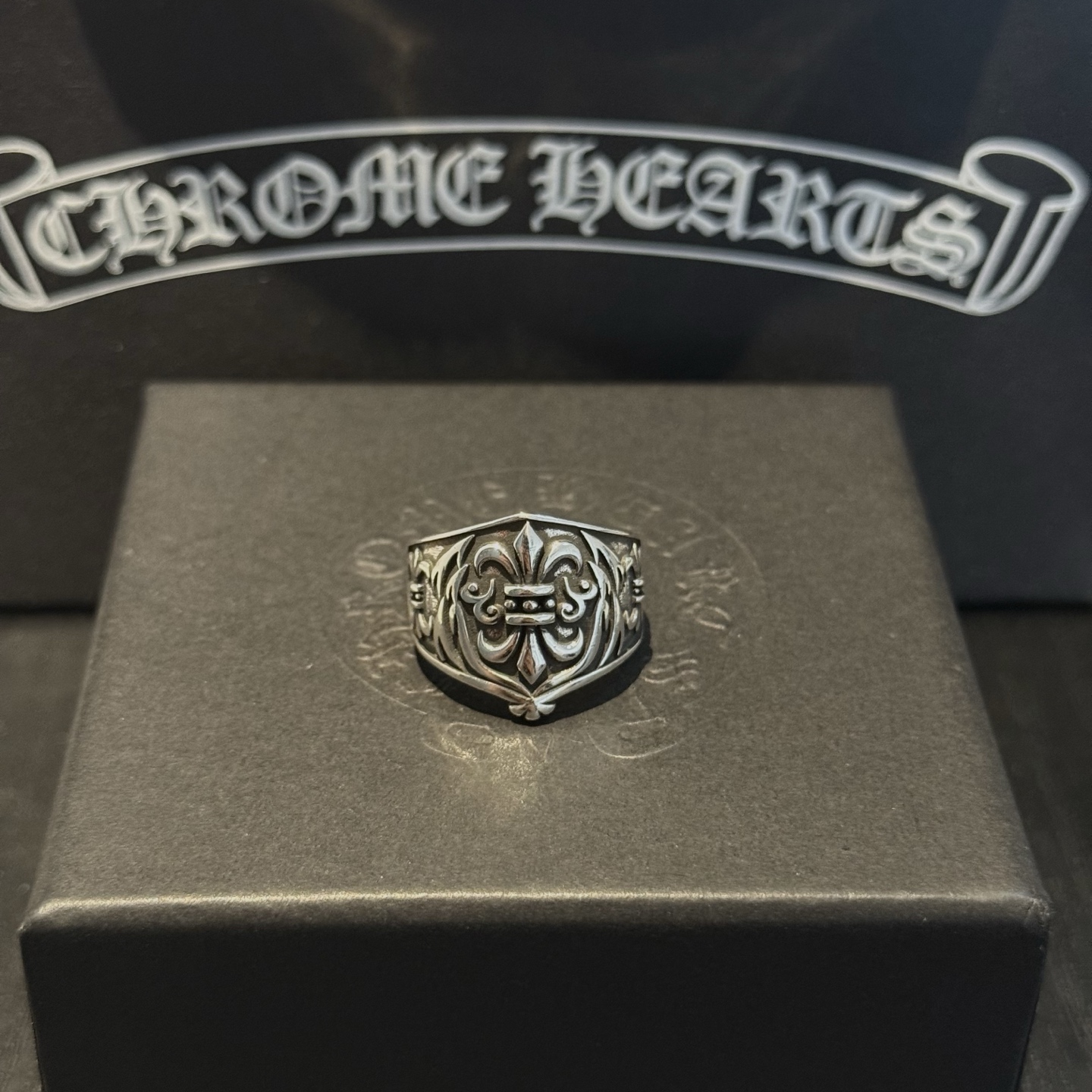 NO:763430,[Counter quality] Chrome Hearts ring. Different concave and convex shapes and different pattern design styles are different. The cross scout flower is the symbol of Chrome Hearts, so it is more durable. The genuine pattern-printed Chrome Hearts necklace is different from the ordinary light version in the market. Check the version and standard quality. Look at the printing details. The degree of retro gray oxidation. Seiko version!  , jewelry boutique, chrome hearts, chrome hearts, necklace, ring19860909【专柜品质】Chrome Hearts克罗心戒指 凹凸造型不同的花纹设计风格呈现出与众不同 十字架童军花是克罗心的标志 所以更经久不衰 正品打版Chrome Hearts克罗心项链区别市场普通轻版 对版对标品质 看字印细节 复古做旧灰氧程度.精工版本！,饰品精品,chrome hearts,chrome hearts,necklace,ring,Jewelry