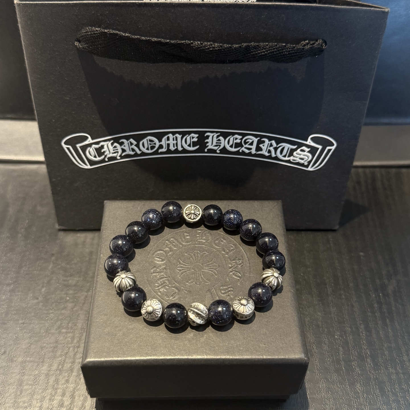 NO:763392,New [counter quality] Chrome Hearts classic retro multi-element bracelet, different concave and convex shapes and different pattern design styles are unique. The cross scout flower is the symbol of Chrome Hearts, so it is more durable. Genuine pattern-printed Chrome Hearts distinguishes the ordinary light version in the market. Match the version and benchmark quality. Look at the printing details. The degree of retro gray oxidation. Seiko version!  , jewelry boutique, chrome hearts, chrome hearts, bracelet19860909新款【专柜品质】Chrome Hearts克罗心 经典复古多元素手串手链 ,凹凸造型不同的花纹设计风格呈现出与众不同 十字架童军花是克罗心的标志 所以更经久不衰 正品打版Chrome Hearts克罗心 区别市场普通轻版 对版对标品质 看字印细节 复古做旧灰氧程度.精工版本！,饰品精品,chrome hearts,chrome hearts,bracelet,Jewelry