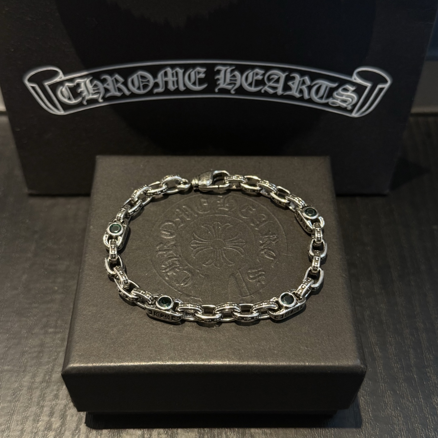 NO:763396,The new [counter quality] Chrome Hearts classic retro multi-element bracelet, with different concave and convex shapes, the pattern design style is unique. The cross scout flower is the symbol of Chrome Hearts, so it is more durable. Genuine pattern-printed Chrome Hearts distinguishes the ordinary light version in the market. Match the version and benchmark quality. Look at the printing details, the degree of retro gray oxidation. Seiko version!  , jewelry boutique, chrome hearts, chrome hearts, bracelet19860909新款【专柜品质】Chrome Hearts克罗心经典复古多元素手串手链 ,凹凸造型不同的花纹设计风格呈现出与众不同 十字架童军花是克罗心的标志 所以更经久不衰 正品打版Chrome Hearts克罗心 区别市场普通轻版 对版对标品质 看字印细节 复古做旧灰氧程度.精工版本！,饰品精品,chrome hearts,chrome hearts,bracelet,Jewelry