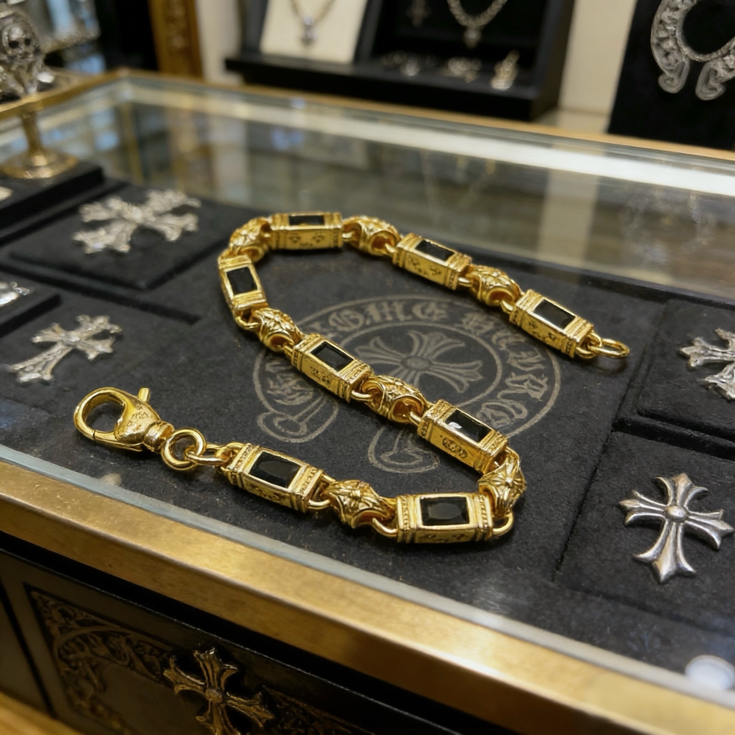 Chrome Hearts 新款【 品质】Chrome Hearts克罗心黄金色多元素黑钻十字架手链