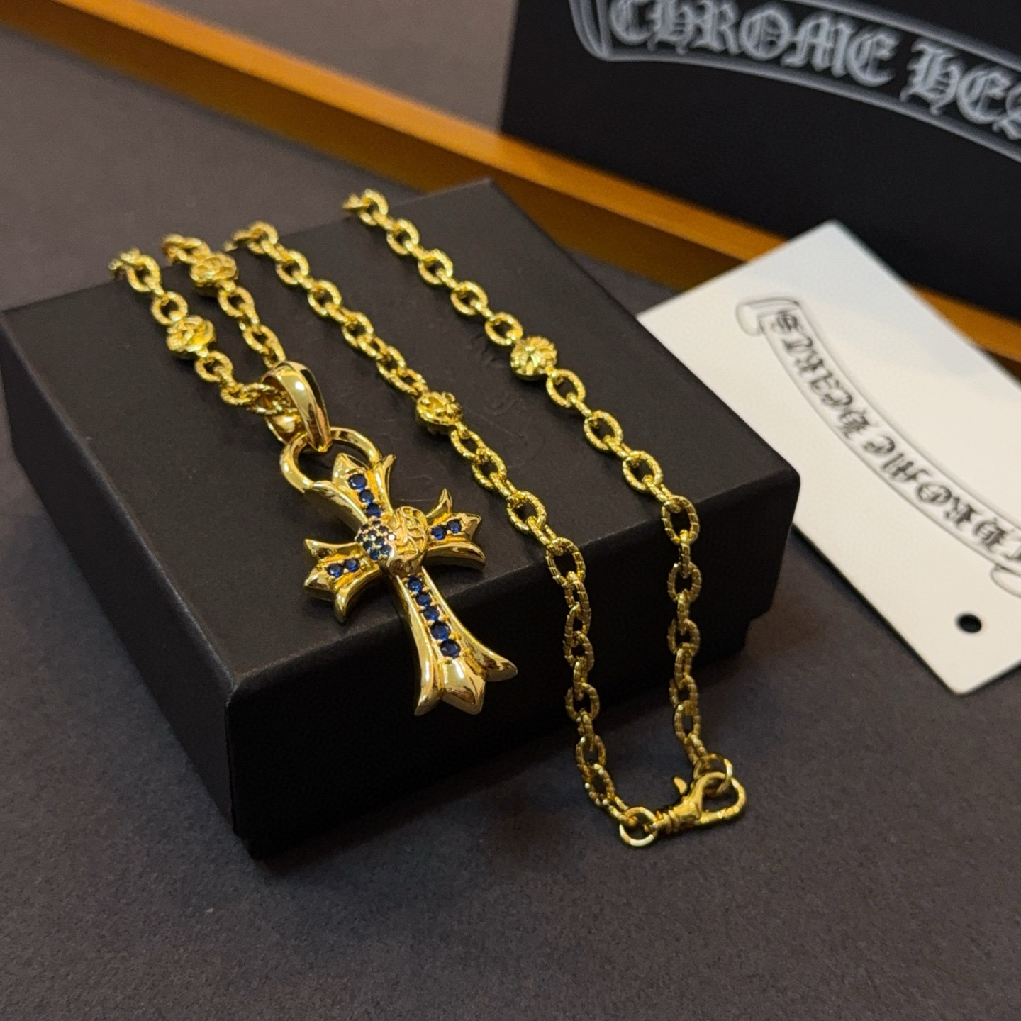Chrome Hearts 新款【 品质】Chrome Hearts克罗心 黄金色字母项链 蓝钻桃心十字架吊坠