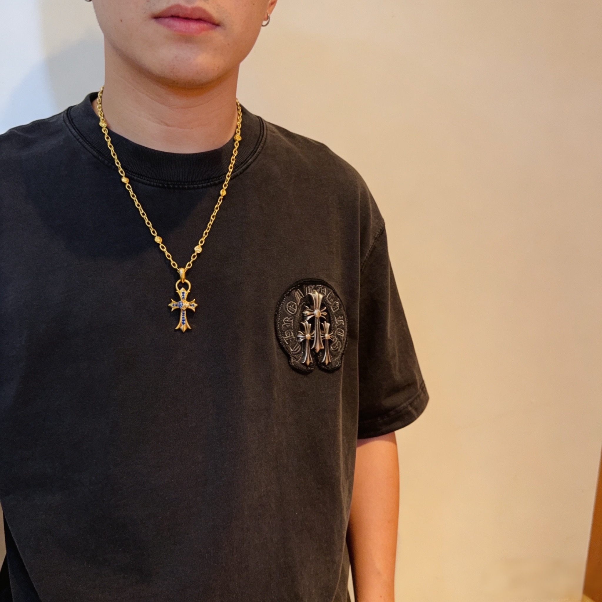 Chrome Hearts 新款【 品质】Chrome Hearts克罗心 黄金色字母项链 蓝钻桃心十字架吊坠