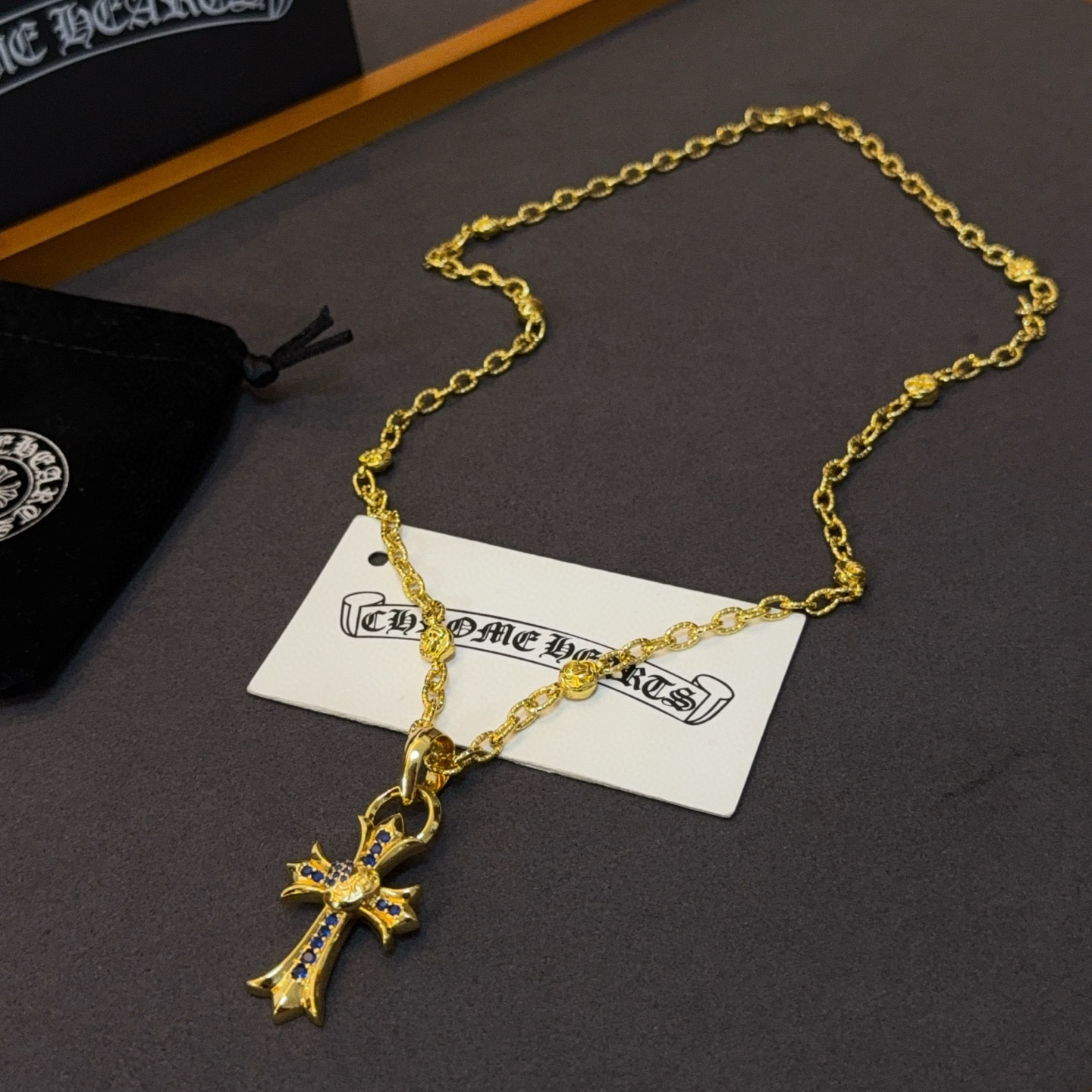 Chrome Hearts 新款【 品质】Chrome Hearts克罗心 黄金色字母项链 蓝钻桃心十字架吊坠