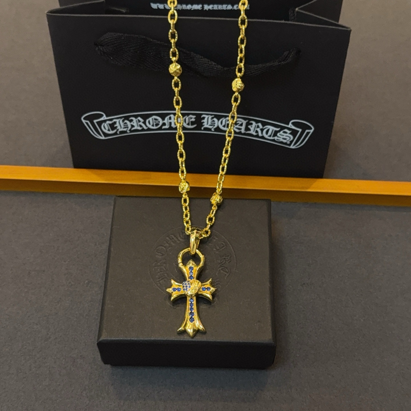 Chrome Hearts 新款【 品质】Chrome Hearts克罗心 黄金色字母项链 蓝钻桃心十字架吊坠