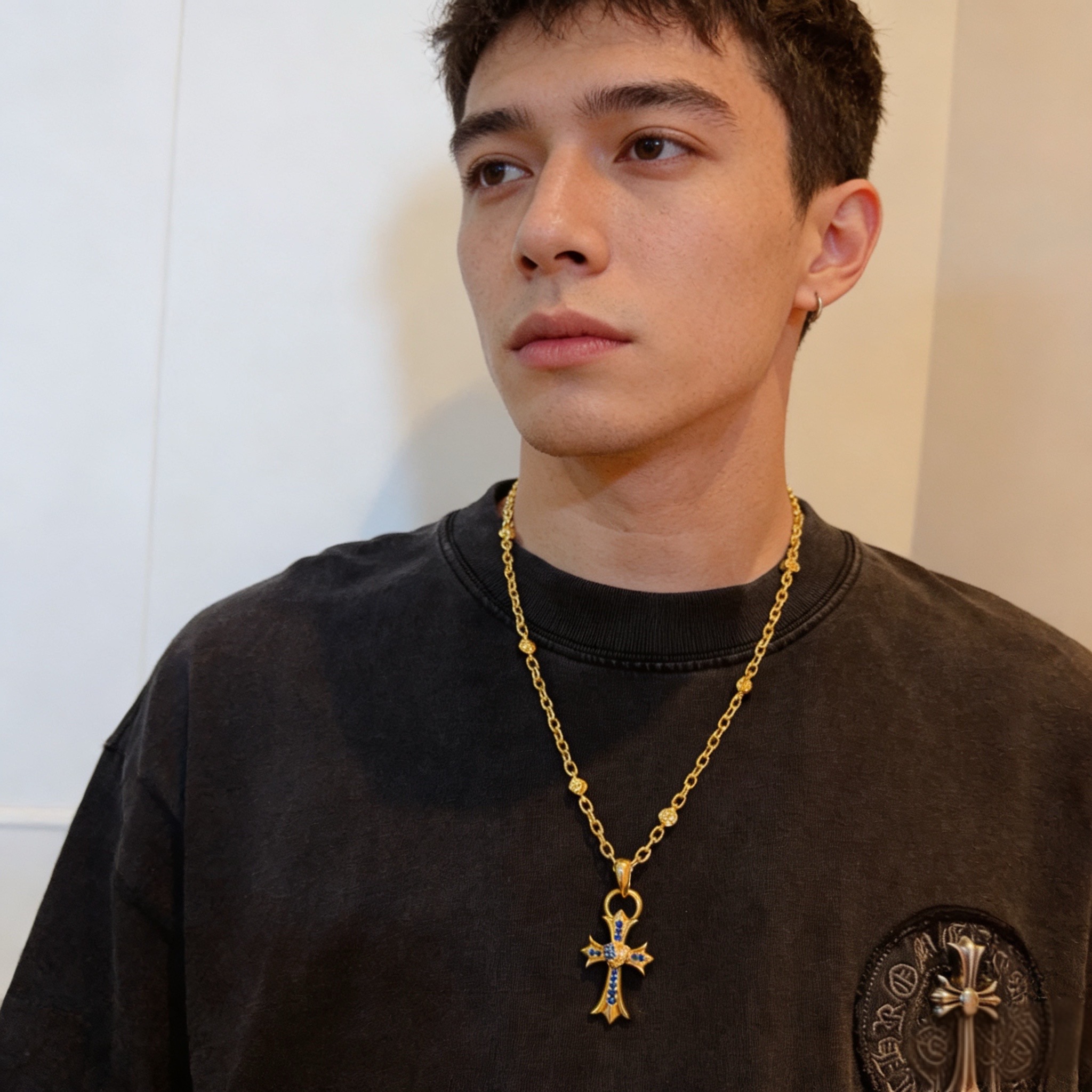 Chrome Hearts 新款【 品质】Chrome Hearts克罗心 黄金色字母项链 蓝钻桃心十字架吊坠