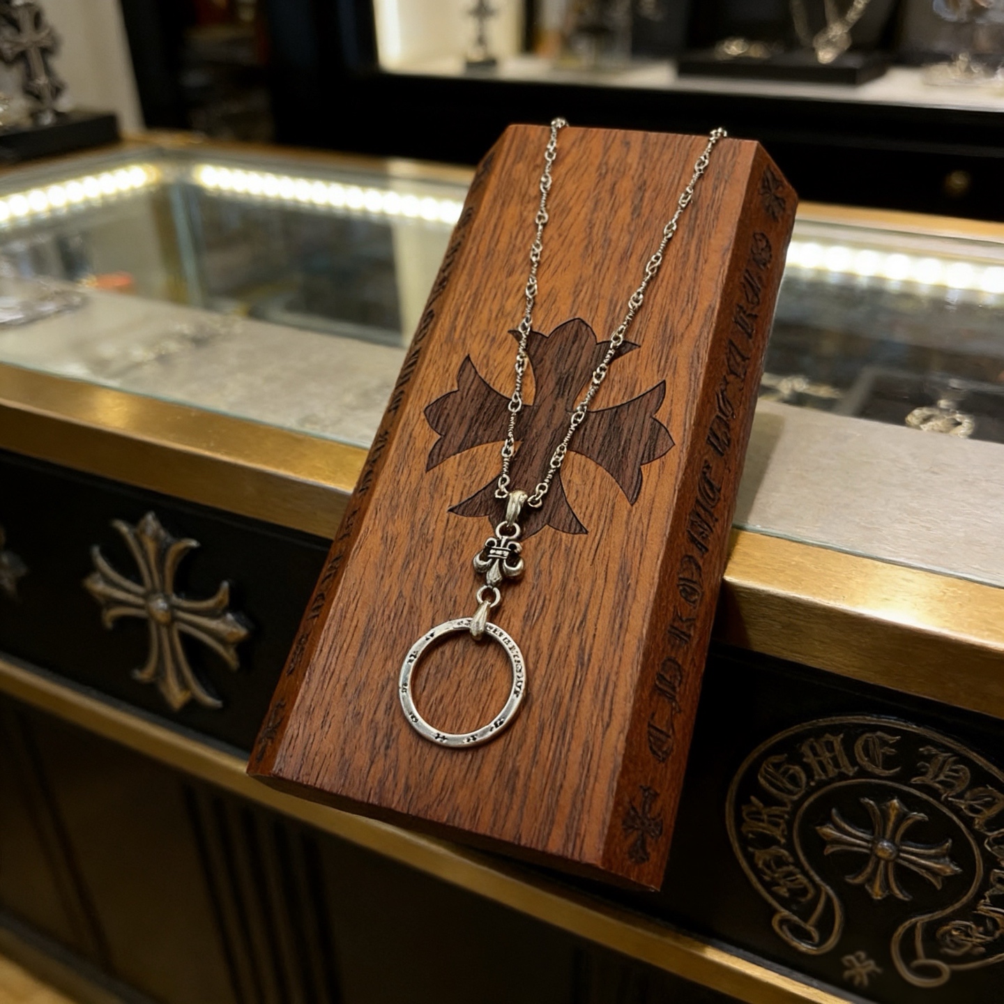 Chrome Hearts 新款【 品质】Chrome Hearts克罗心 项链 童军花圆环吊坠