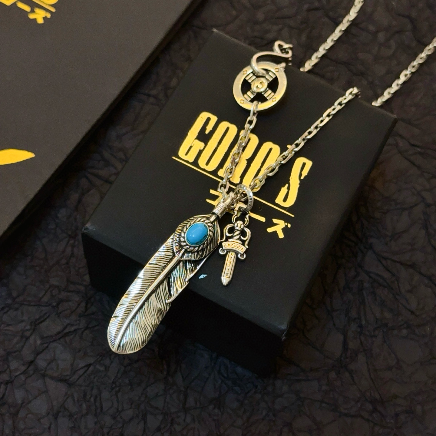Goro's 新品上架Goro’s高桥吾郞克罗心结合羽毛宝剑项链 认准独家拍摄 主攻高端市场