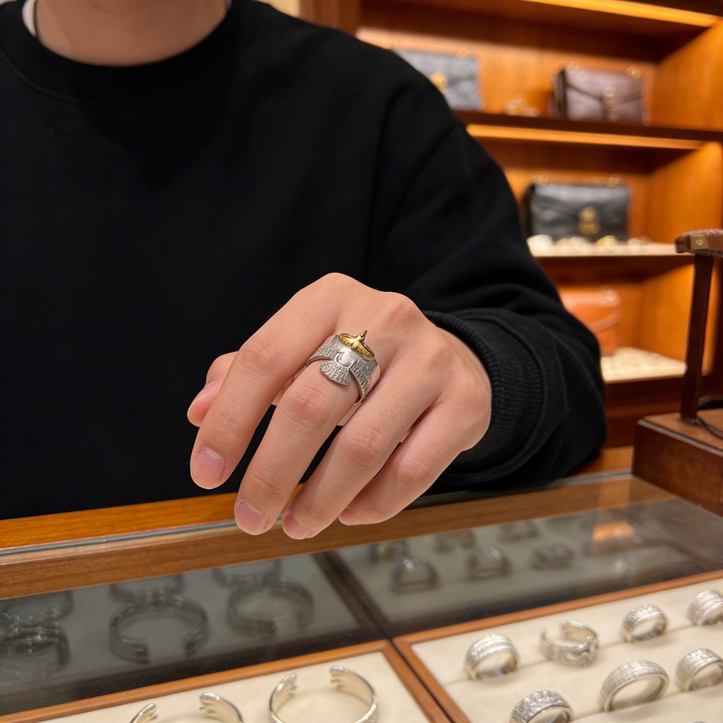 NO:763248,[New product on the shelves] Goro’s Takahashi Goro Midas Golden Eagle Open Ring, the top version, look for exclusive shooting, focus on the high-end market, absolutely different from the ordinary version!  The product details in the pictures are consistent with ZP!  Original production process, exquisite quality, purely handmade ~ Genuine open mold, fashionable must-have, can be worn by both men and women, same style for couples, rock punk Thai silver style, retro elements, trendy and versatile, same style as the official website, fine jewelry, ring19860909【新品上架】Goro’s高桥吾郎点金老鹰开口戒指,顶级版本 认准独家拍摄 主攻高端市场 绝对区别普通版本！图片产品细节与ZP一致！原版制作工艺 精工品质 纯手工打造 ～正品开模潮流时尚必备 男女均可佩戴 情侣款同款 摇滚朋克泰银风格 复古元素 潮流百搭 官网同款,饰品精品,ring,Jewelry