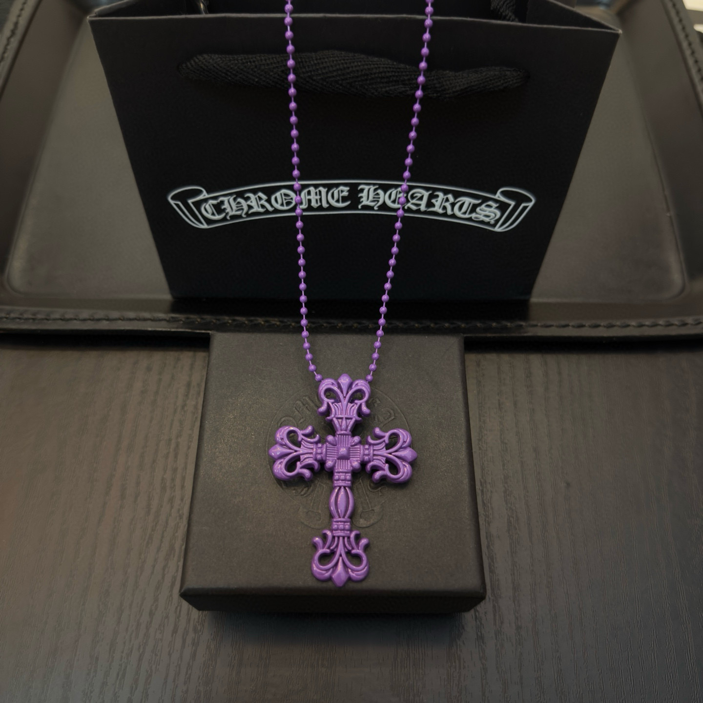 NO:763252,The new Chrome Hearts flame cross resin necklace, exquisite counter craftsmanship, quality assurance, very playful color, same style for men and women, multiple styles, looks good when stacked, this is not only a necklace, but also a fashion tool for you to show your personality and taste!  The resin material makes the necklace full of texture, light and comfortable, and can be worn without any burden. The design of the love vine is both unique and artistic., jewelry boutique, chrome hearts, chrome hearts, necklace19860909新款Chrome Hearts 克罗心火焰十字架树脂项链,精致专柜工艺,品质保证,颜色非常俏皮,男女同款,多种风格搭配,叠戴也很好看,这不仅仅是一条项链,更是你展现个性与品味的时尚利器！树脂材质使得项链质感十足,轻盈又舒适,佩戴起来毫无负担.爱心藤蔓的设计既独特又充满艺术感.,饰品精品,chrome hearts,chrome hearts,necklace,Jewelry