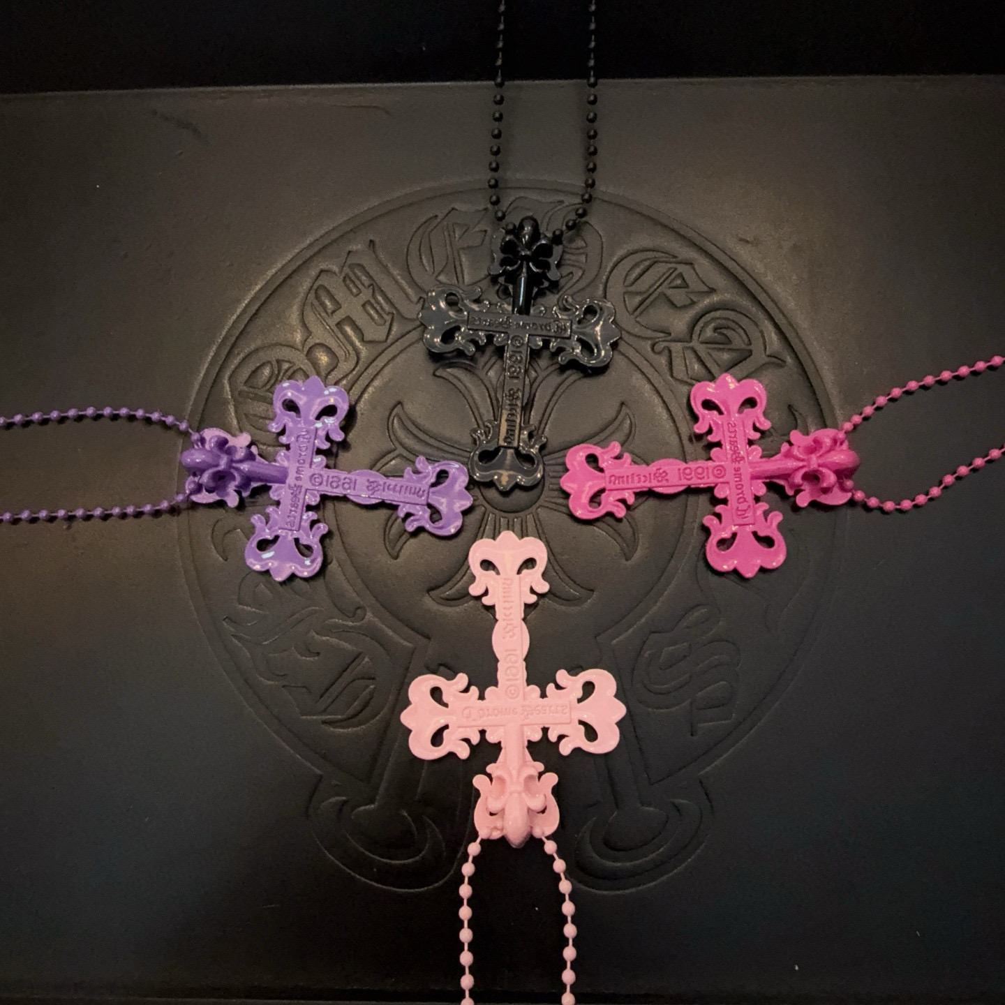 Chrome Hearts 新款Chrome Hearts 克罗心火焰十字架树脂项链 工艺 颜色非常俏皮