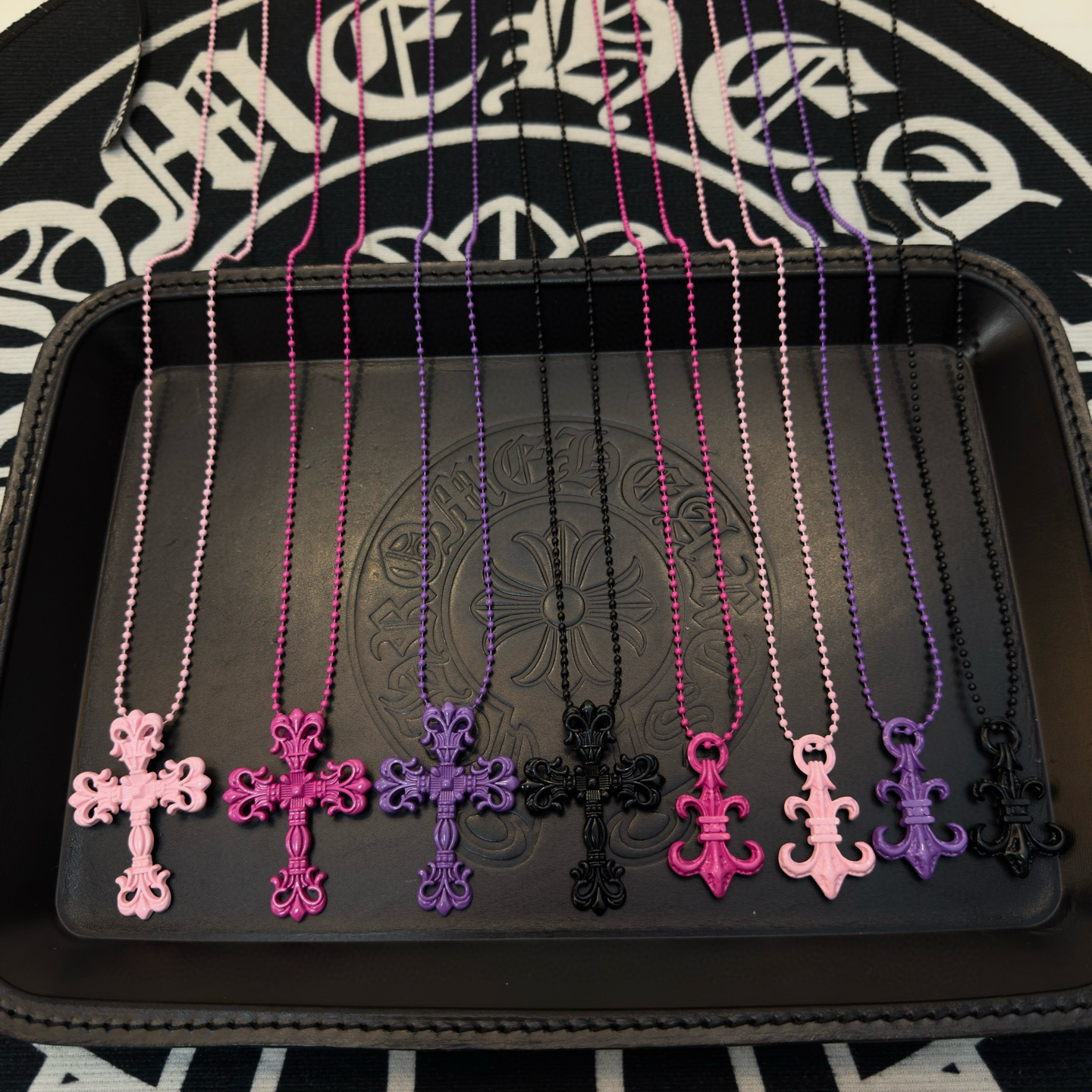 Chrome Hearts 新款Chrome Hearts 克罗心火焰十字架树脂项链 工艺 颜色非常俏皮
