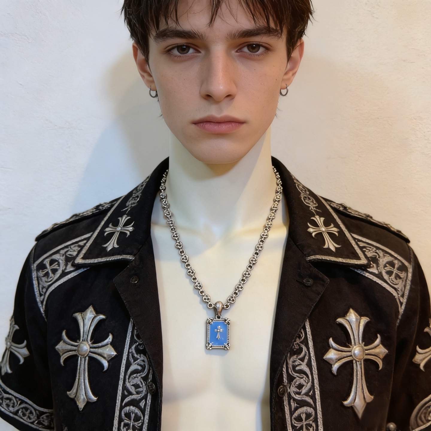 NO:763272,New [Counter Quality] Chrome Hearts Classic Retro Flower Ball Necklace, Square Cross Pendant, Concave and Concave Shape Different Pattern Design Styles, Presenting a Distinctive Cross, Scout Flower is the symbol of Chrome Hearts, so it is more durable. Genuine pattern-printed Chrome Hearts distinguishes the ordinary light version in the market. Check the quality of the version. Look at the printing details, the degree of retro ash oxidation. Seiko version!  !  !  Purely handmade ~ Authentic open mold fashion essentials. Can be worn by both men and women. Same style for couples. Official website original. Rock punk Thai silver style. Retro elements. Trendy and versatile!  , jewelry boutique, chrome hearts, chrome hearts, necklace19860909新款【专柜品质】Chrome Hearts克罗心经典复古花球项链 方牌十字架吊坠 凹凸造型不同的花纹设计风格 呈现出与众不同 十字架 童军花是克罗心的志 所以更经久不衰 正品打版Chrome Hearts克罗心 区别市场普通轻版 对版对标品质 看字印细节 复古做旧灰氧程度.精工版本！！！ 纯手工打造 ～正品开模潮流时尚必备 男女均可佩戴 情侣同款 官网原版 摇滚朋克泰银风格 复古元素 潮流百搭！,饰品精品,chrome hearts,chrome hearts,necklace,Jewelry