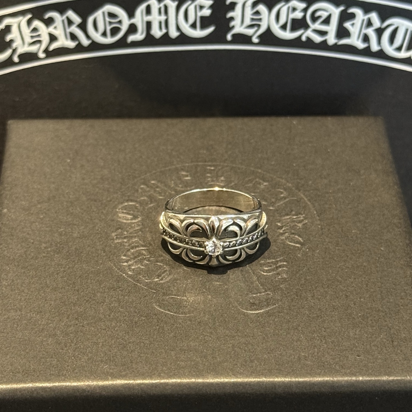 NO:763291,[Counter quality] Chrome Hearts ring. Different concave and convex shapes and different pattern design styles are different. The cross scout flower is the symbol of Chrome Hearts, so it is more durable. The genuine pattern-printed Chrome Hearts necklace is different from the ordinary light version in the market. Check the version and standard quality. Look at the printing details. The degree of retro gray oxidation. Seiko version!  , jewelry boutique, chrome hearts, chrome hearts, necklace, ring19860909【专柜品质】Chrome Hearts克罗心戒指 凹凸造型不同的花纹设计风格呈现出与众不同 十字架童军花是克罗心的标志 所以更经久不衰 正品打版Chrome Hearts克罗心项链区别市场普通轻版 对版对标品质 看字印细节 复古做旧灰氧程度.精工版本！,饰品精品,chrome hearts,chrome hearts,necklace,ring,Jewelry