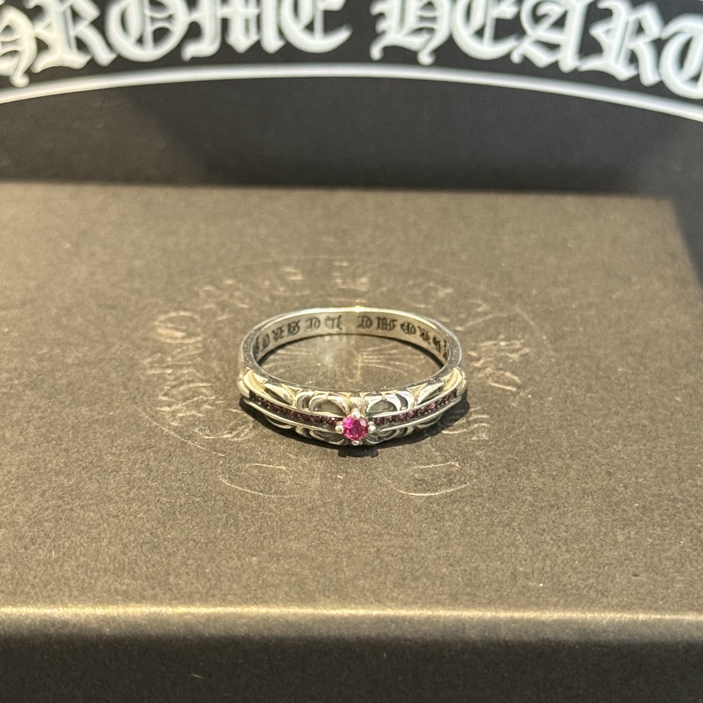 NO:763307,[Counter quality] Chrome Hearts ring. Different concave and convex shapes and different pattern design styles are different. The cross scout flower is the symbol of Chrome Hearts, so it is more durable. The genuine pattern-printed Chrome Hearts necklace is different from the ordinary light version in the market. Check the version and standard quality. Look at the printing details. The degree of retro gray oxidation. Seiko version!  , jewelry boutique, chrome hearts, chrome hearts, necklace, ring19860909【专柜品质】Chrome Hearts克罗心戒指 凹凸造型不同的花纹设计风格呈现出与众不同 十字架童军花是克罗心的标志 所以更经久不衰 正品打版Chrome Hearts克罗心项链区别市场普通轻版 对版对标品质 看字印细节 复古做旧灰氧程度.精工版本！,饰品精品,chrome hearts,chrome hearts,necklace,ring,Jewelry