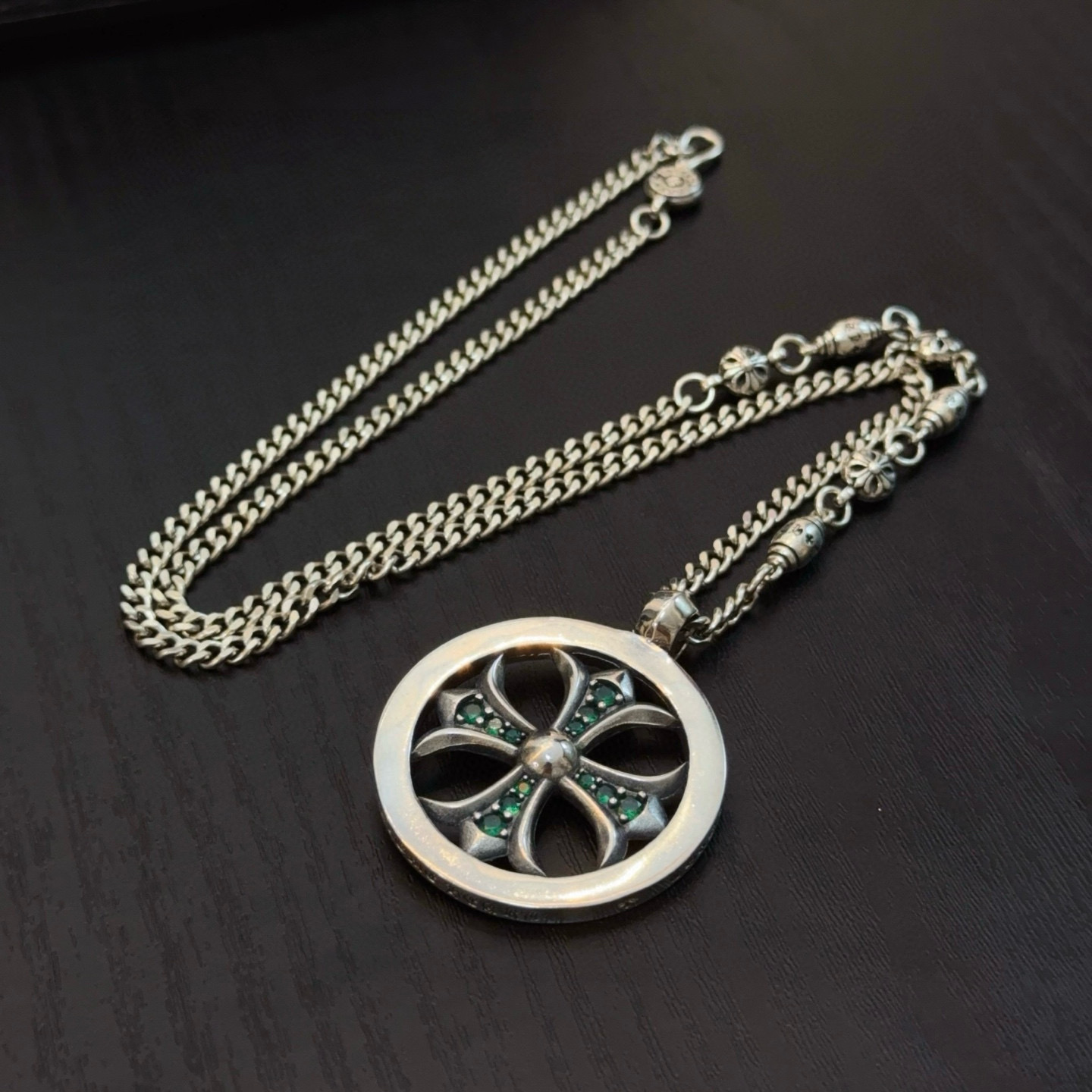 Chrome Hearts 新款【 品质】Chrome Hearts克罗心十字花球项链 圆环绿钻十字架吊坠