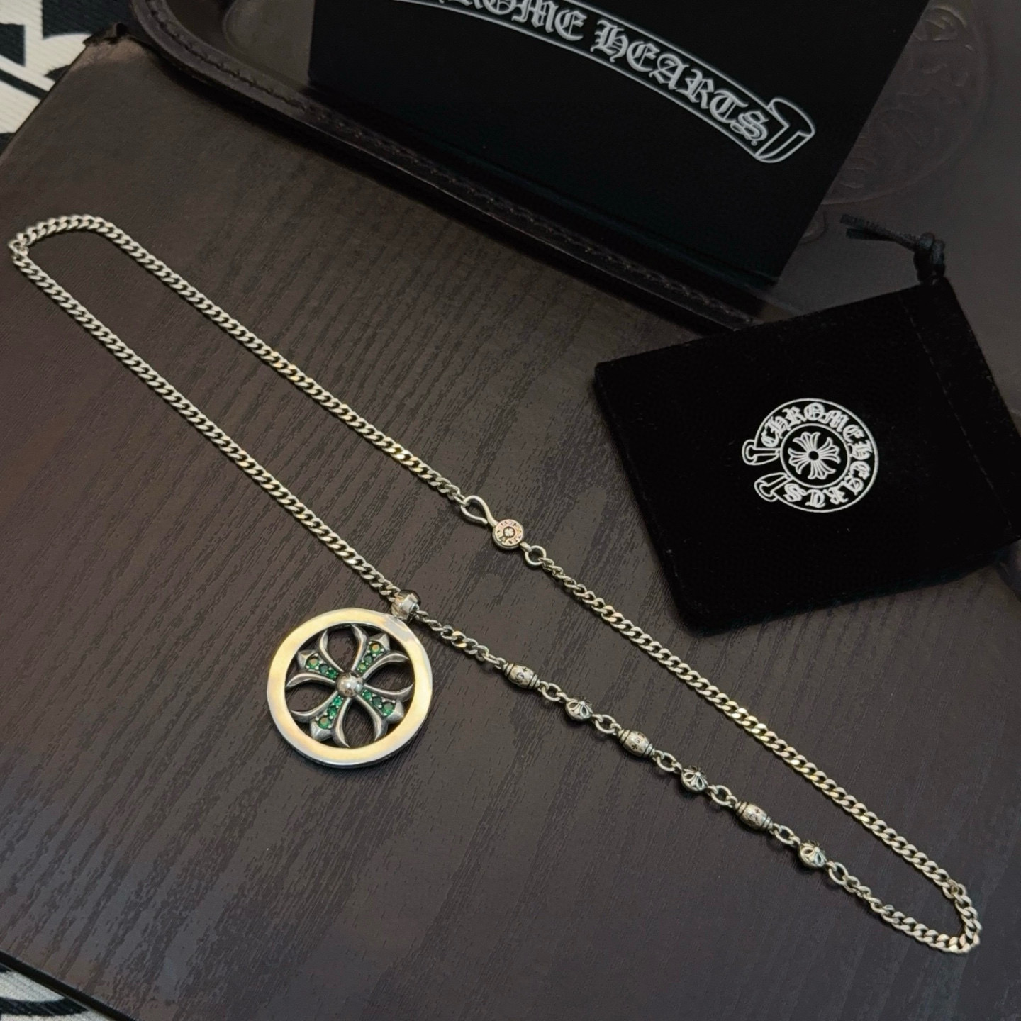 Chrome Hearts 新款【 品质】Chrome Hearts克罗心十字花球项链 圆环绿钻十字架吊坠