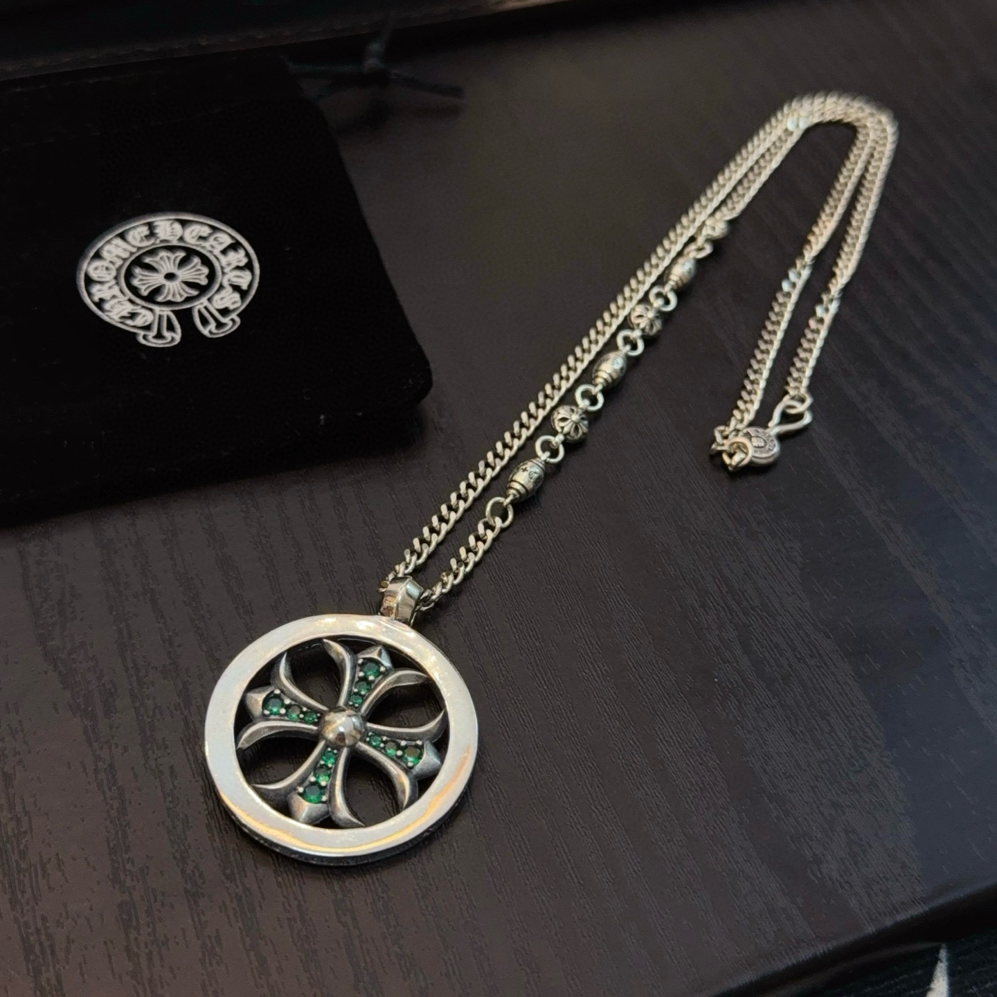 Chrome Hearts 新款【 品质】Chrome Hearts克罗心十字花球项链 圆环绿钻十字架吊坠