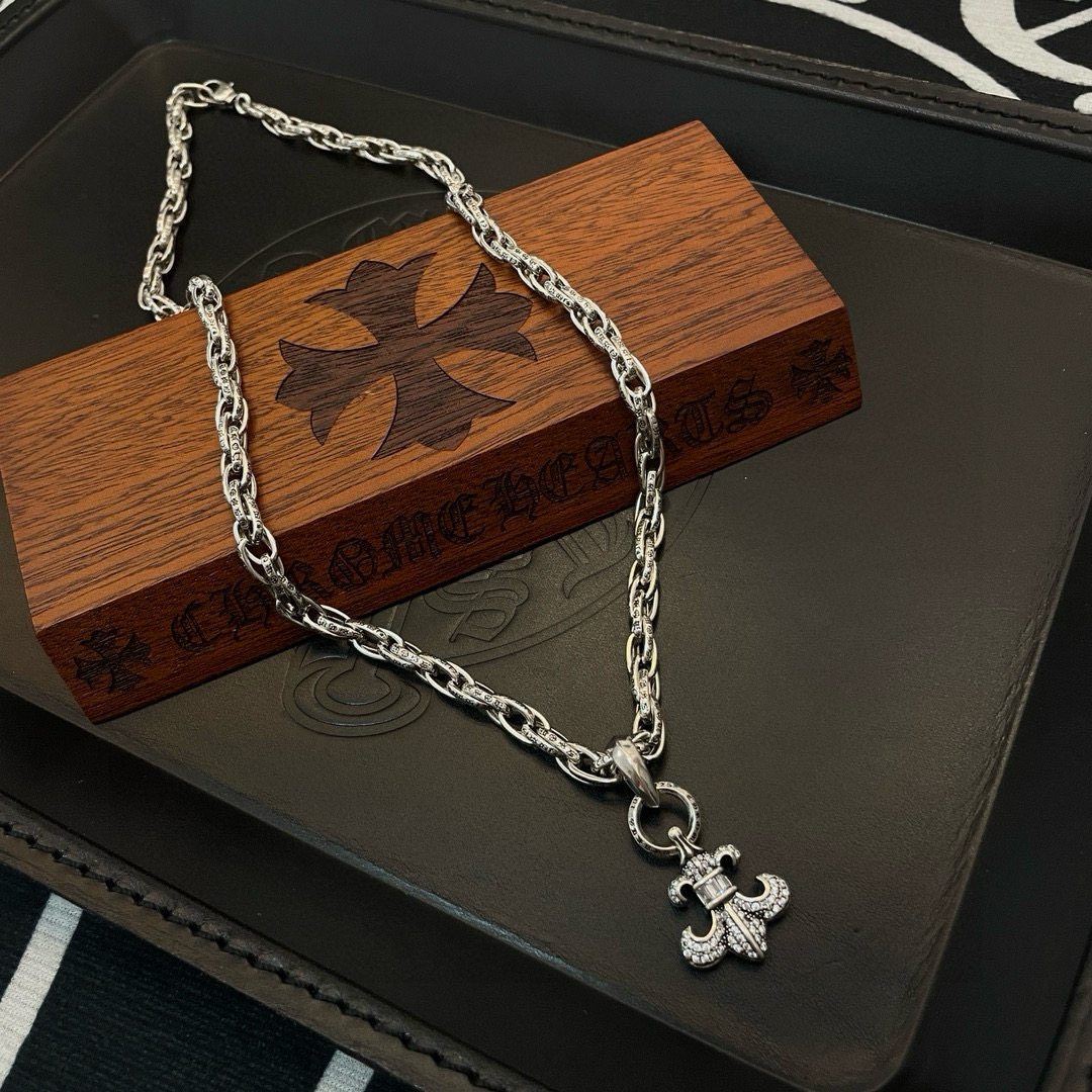 Chrome Hearts 新款【 品质】Chrome Hearts克罗心十字花球项链 圆环绿钻十字架吊坠
