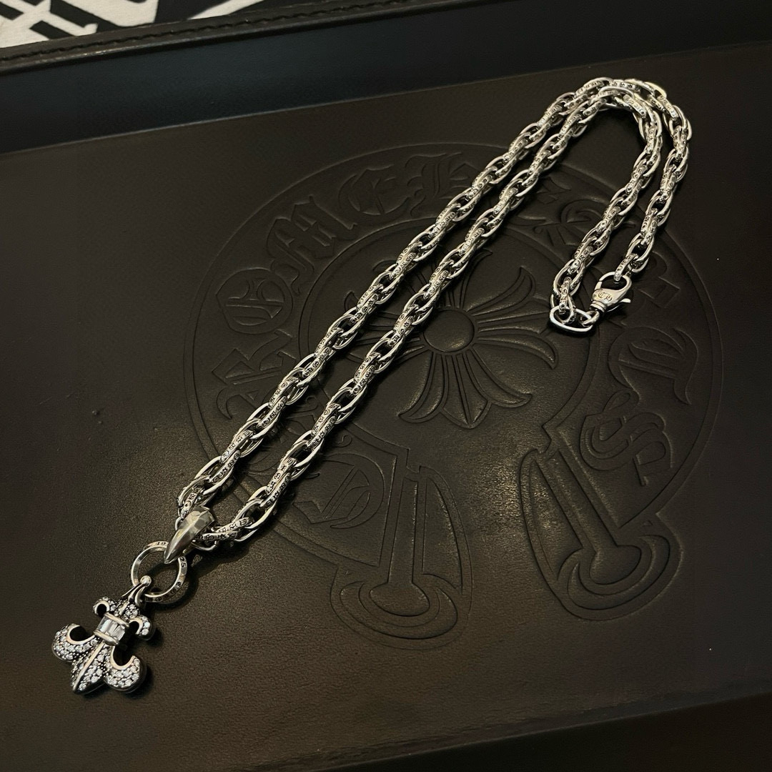 Chrome Hearts 新款【 品质】Chrome Hearts克罗心十字花球项链 圆环绿钻十字架吊坠
