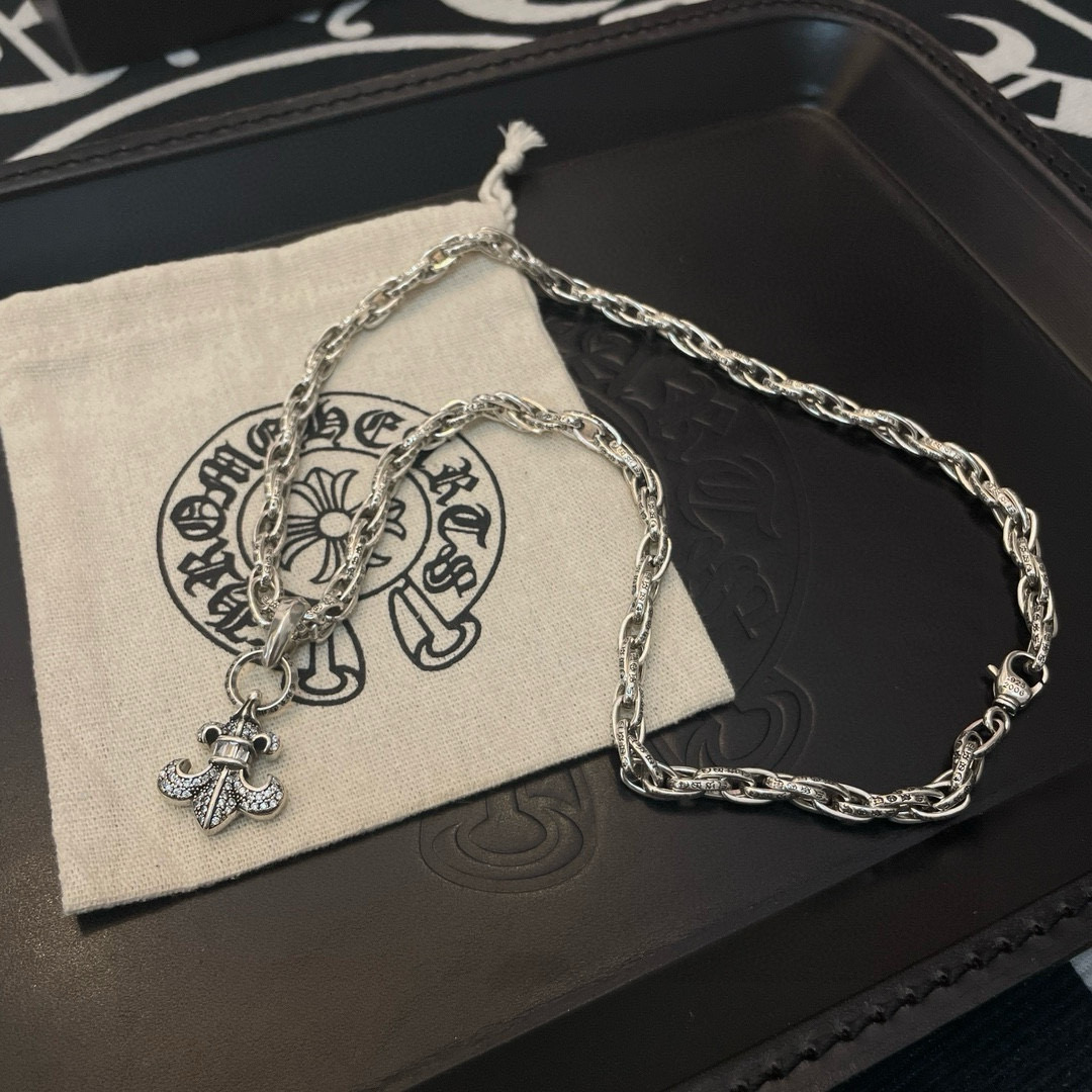 Chrome Hearts 新款【 品质】Chrome Hearts克罗心十字花球项链 圆环绿钻十字架吊坠