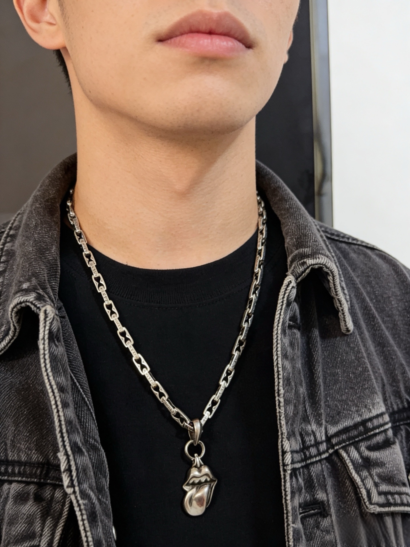 Chrome Hearts 新款【 品质】Chrome Hearts克罗心 十字架粗字母项链 大舌头吊坠