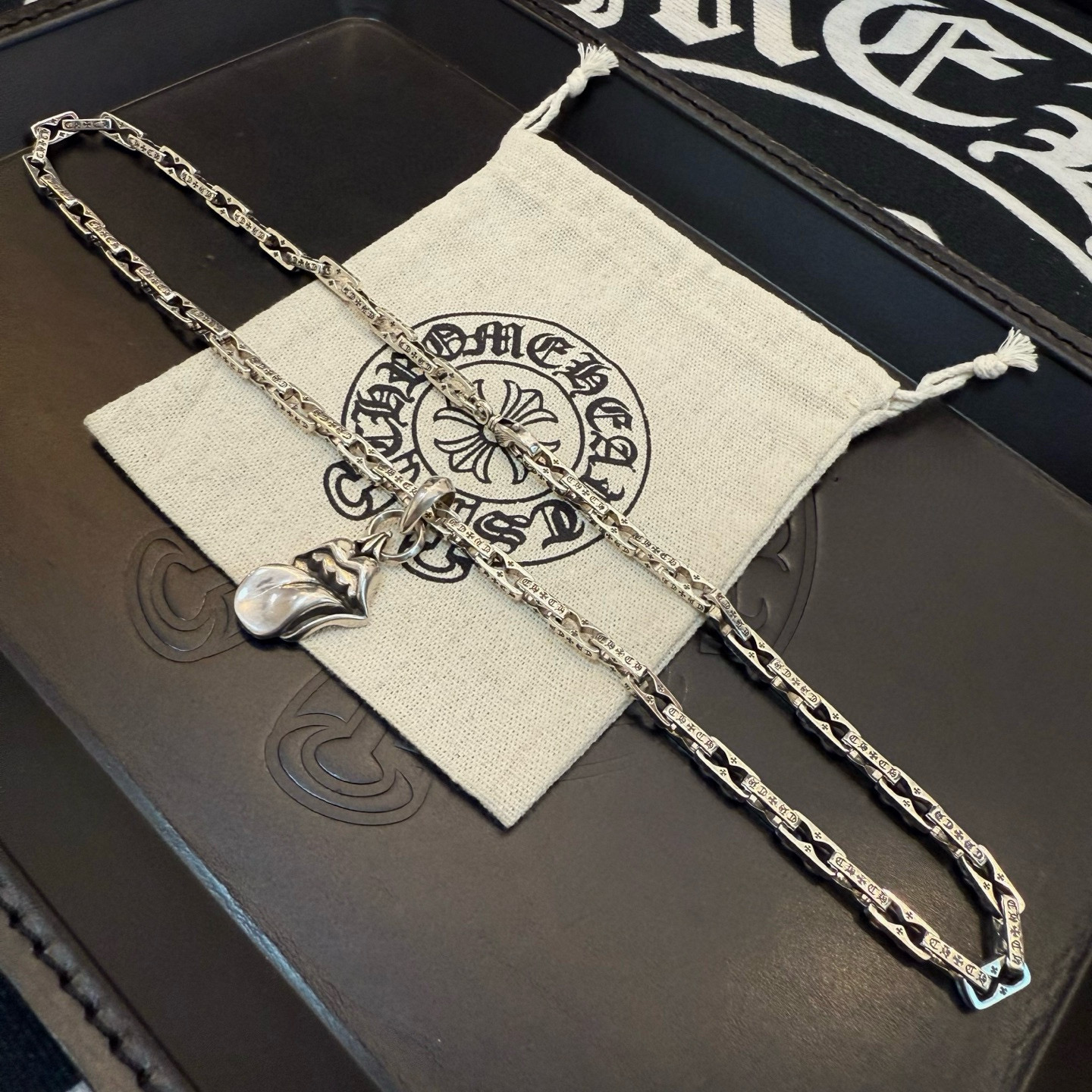 Chrome Hearts 新款【 品质】Chrome Hearts克罗心 十字架粗字母项链 大舌头吊坠