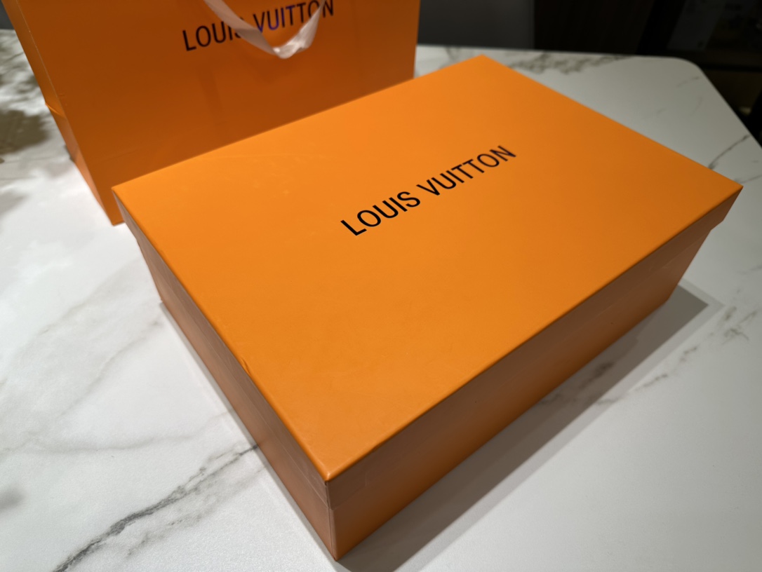 Louis Vuitton Haute Couture Classic Luxury Handbag Shoulder Crossbody 3