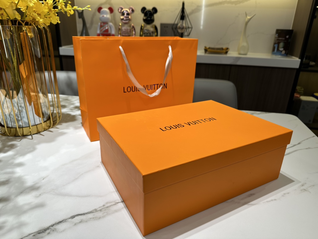 Louis Vuitton Haute Couture Classic Luxury Handbag Shoulder Crossbody 2