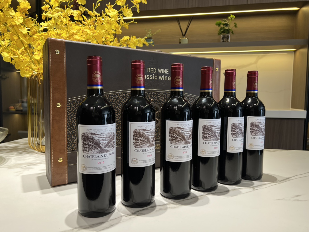 A box of 6 bottlesAuthentic Lafite Rothschild produced winery famous win - Comprehensive 2