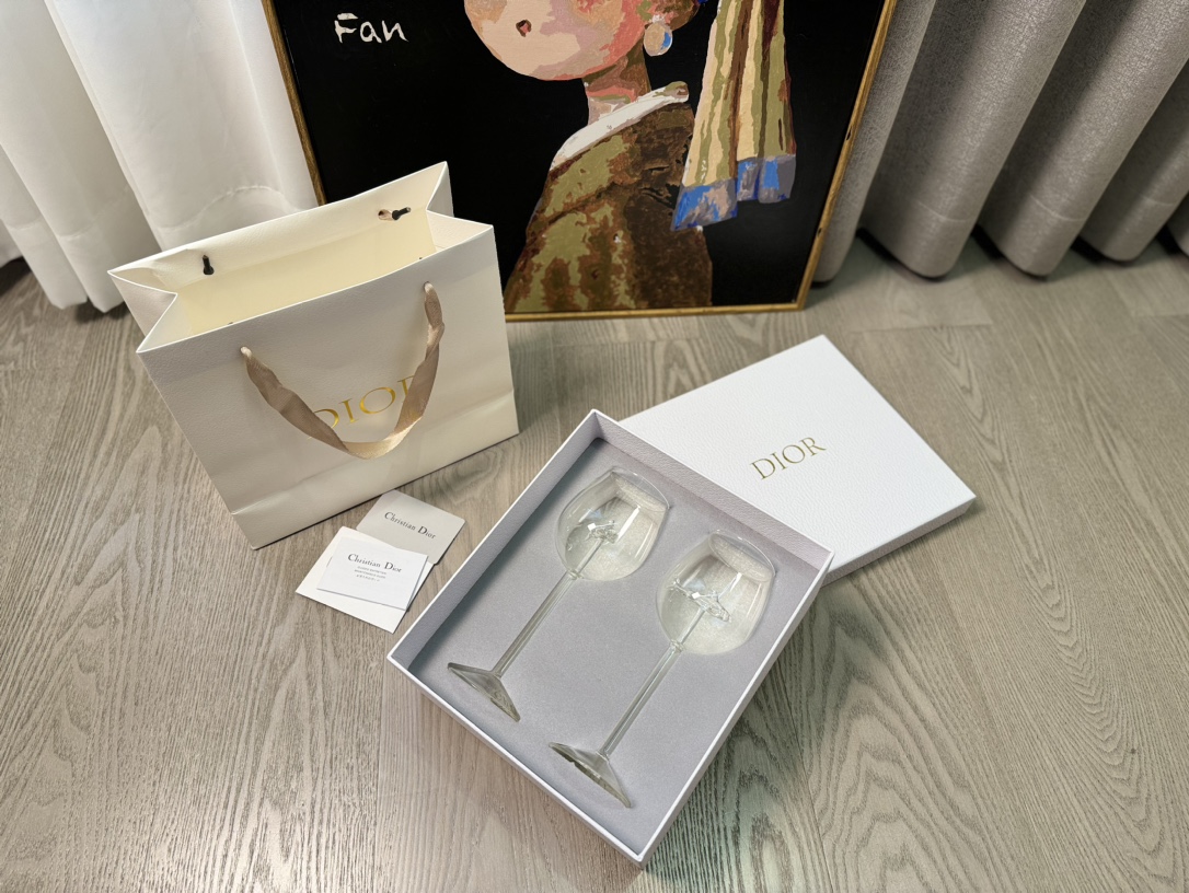 Dior Dolphin Red Wine Glass - Comprehensive