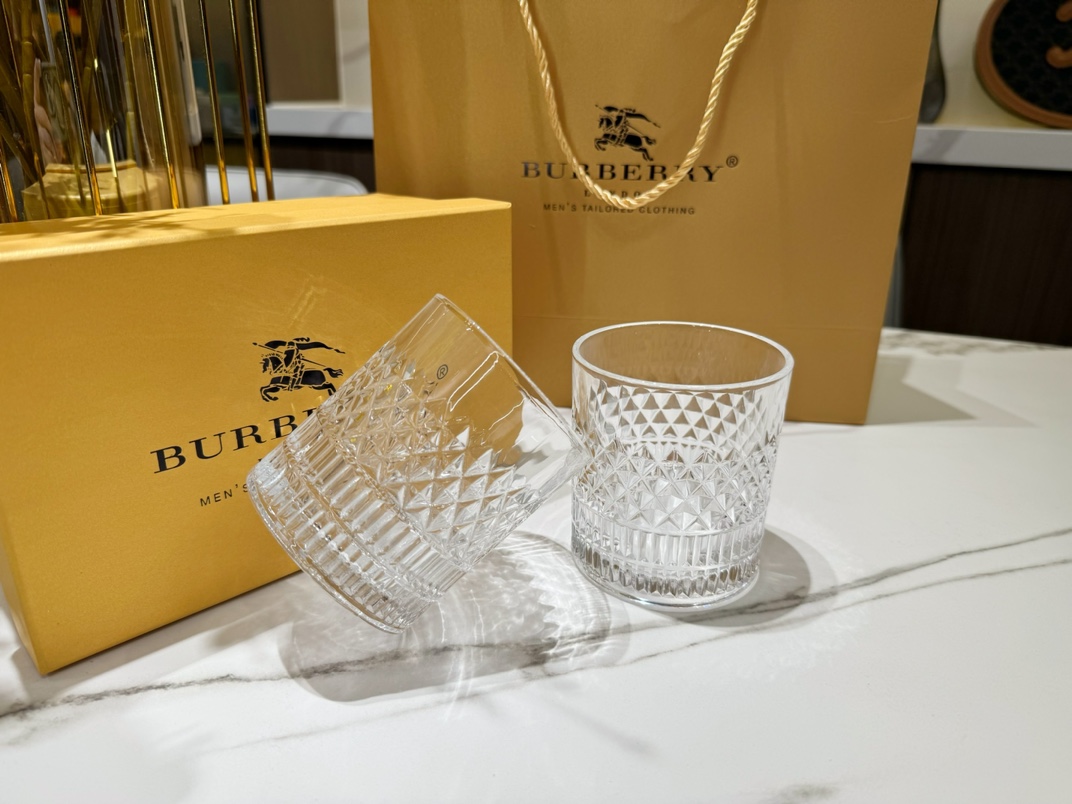 巴宝莉经典菱形切割威士忌杯 3