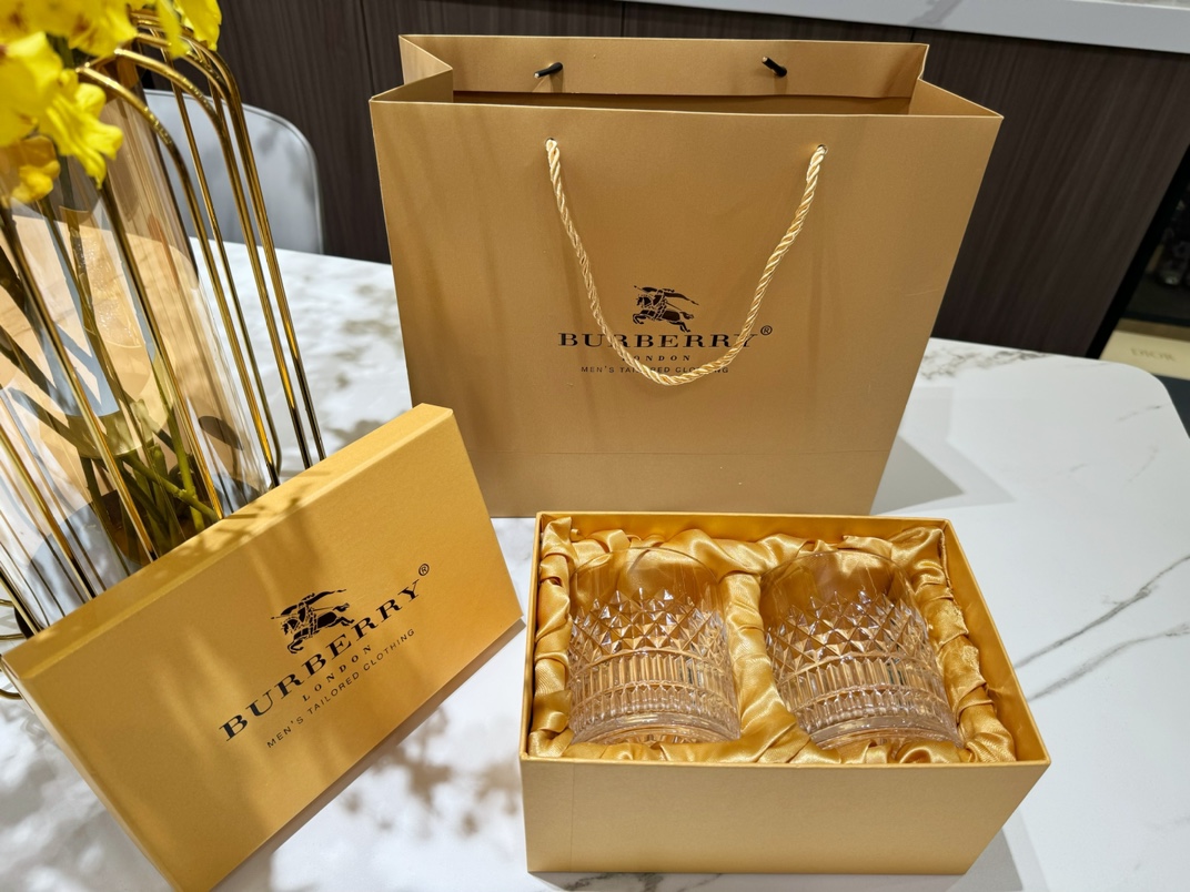 Burberry Whisky Glass - Comprehensive 3