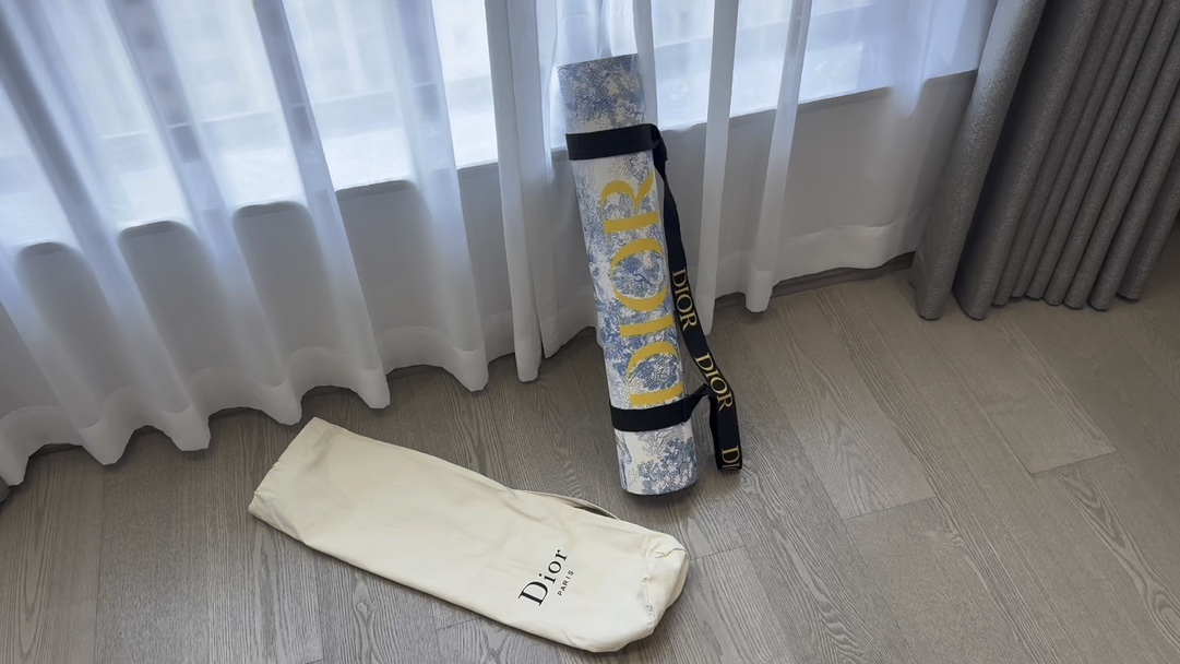 Dior item