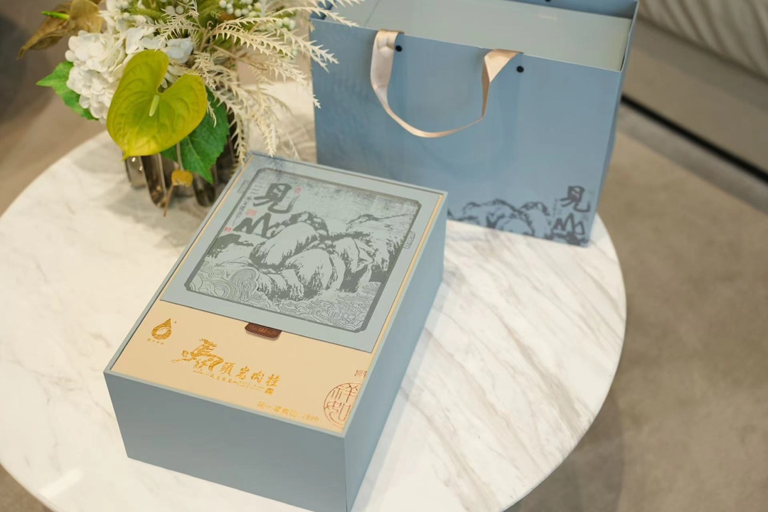 路易威登 Louis Vuitton 高定典藏名品高定成衣时装外套连衣裙衬衫T恤 #2DF52E74 3