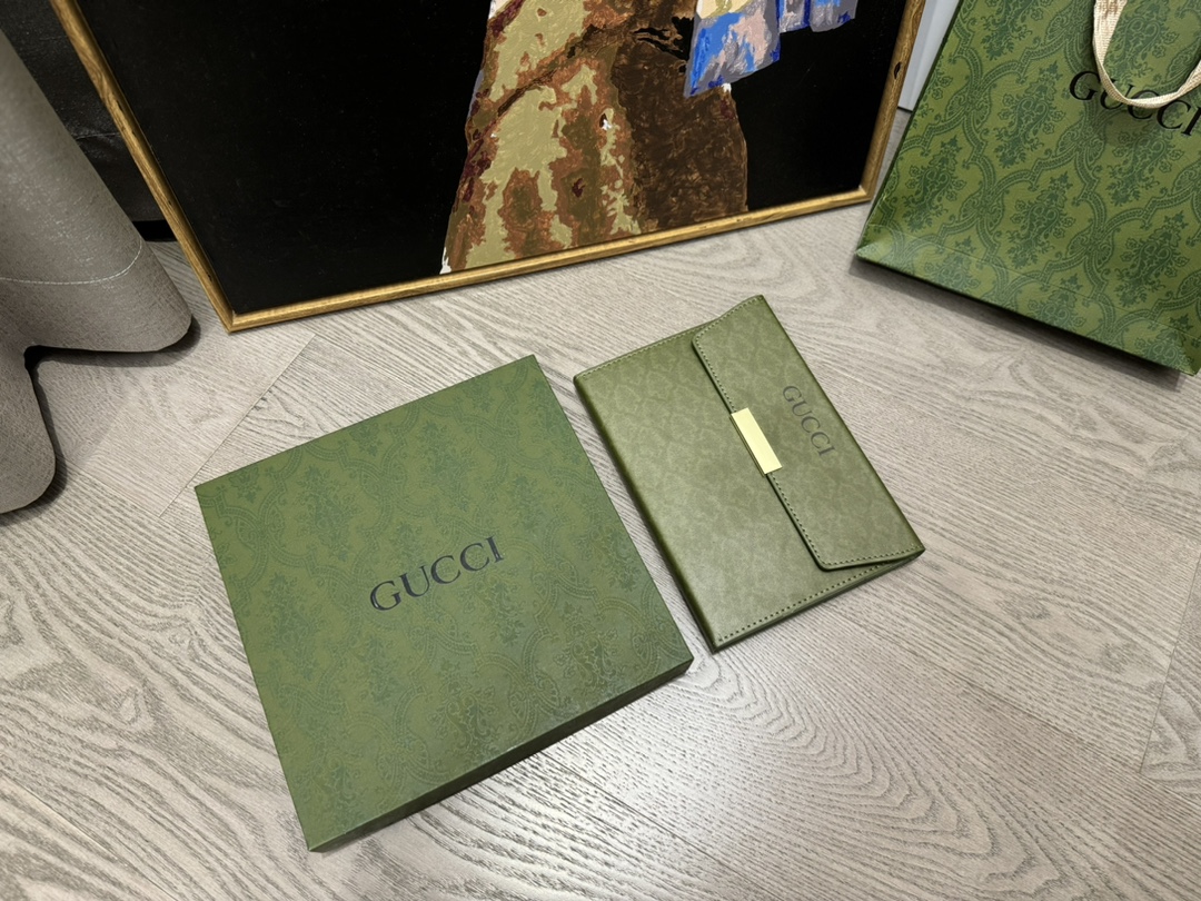 古驰Gucci限定款笔记本 签字笔套装 8