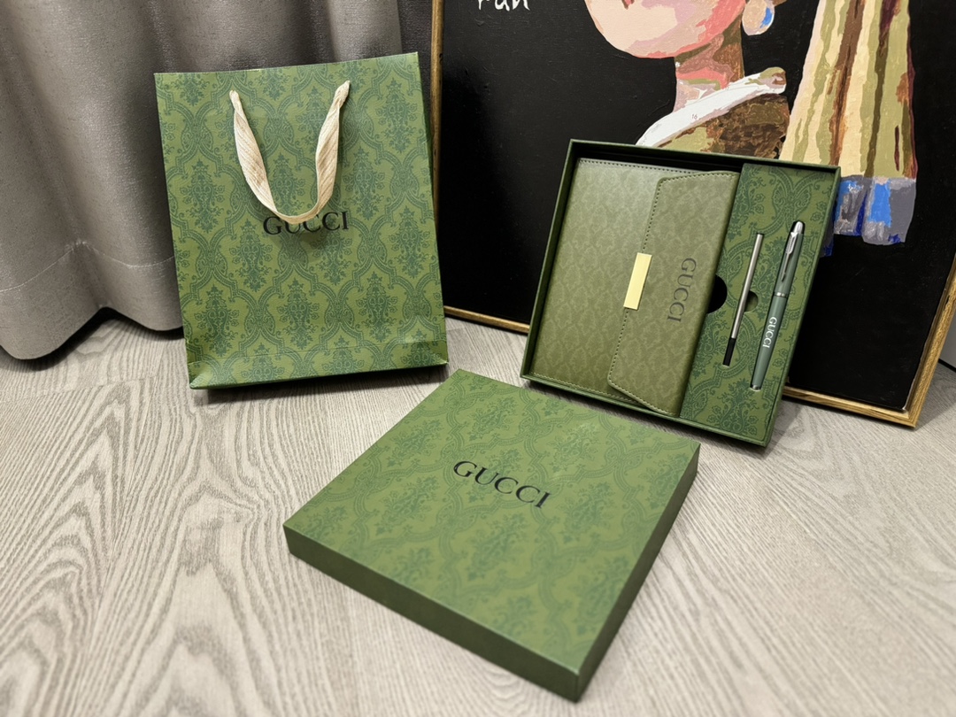 古驰Gucci限定款笔记本 签字笔套装 5