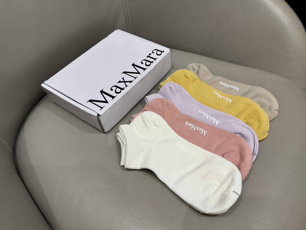 麦丝玛拉 Max Mara 高级成衣风衣外套及大衣服饰 #DA1A44DA 2