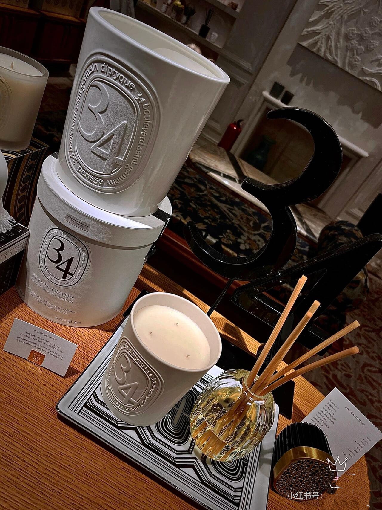 Fitted with five wicks, the 1,500g candle delivers expansive fragrance - Comprehensive 7