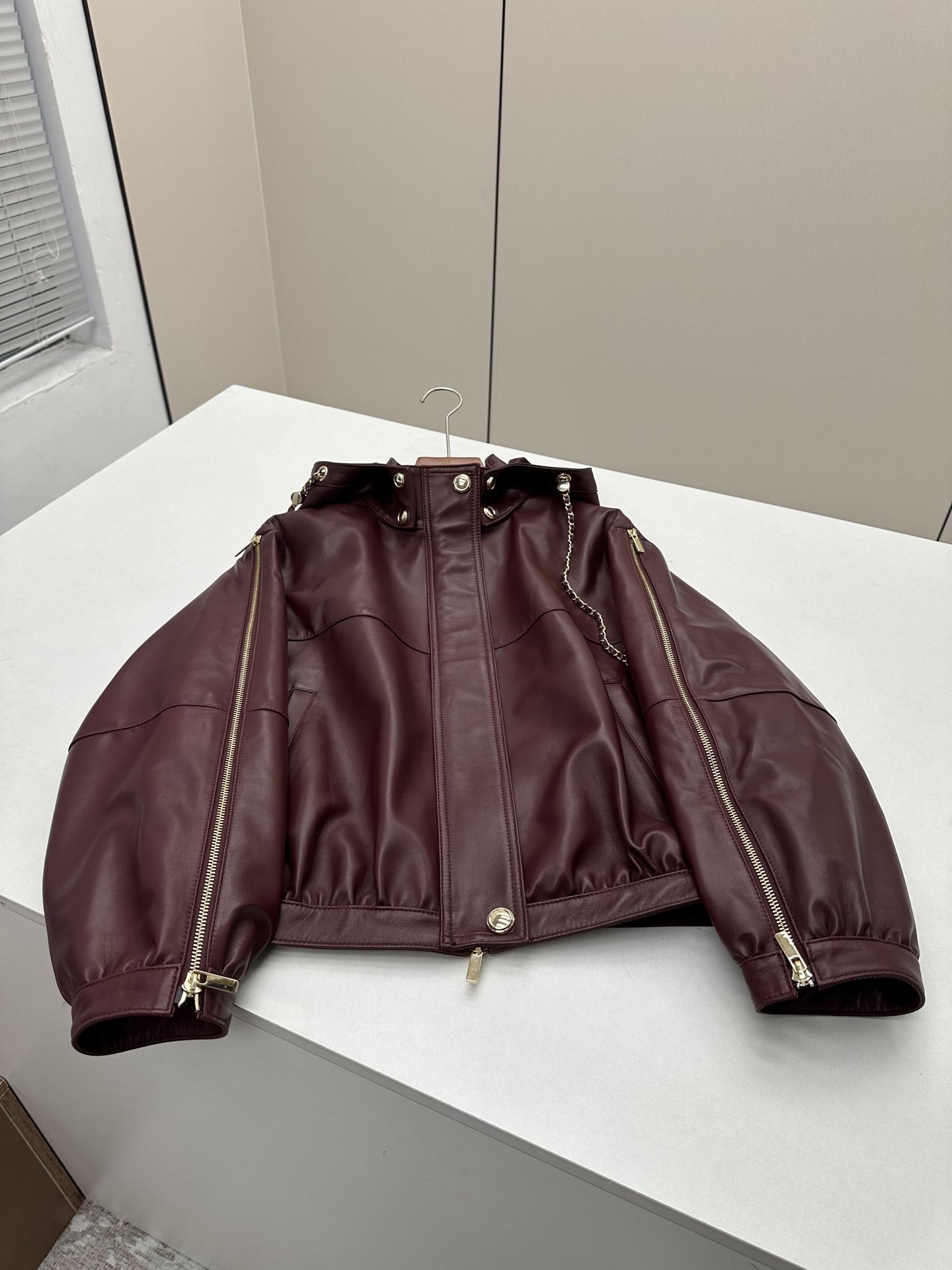NO:944722,Introduction to Chan*l | 2026 Autumn and Winter New Products This season’s best temperament suit series!  The classic slimming silhouette is versatile and fashionable!  - MATERIAL material - leather imported lambskin size S- XL, Chanel-clothing, chanel, chanel, sheepskin,19860909Chan*l简介｜2026秋冬新品 本季度最佳气质套装系列！经典显瘦版型不挑人百搭又时髦！ - MATERIAL 材质 - 皮面进口小羊皮 size Ｓ- XL,香奈儿-服装,chanel,chanel,sheepskin,,Women's clothing