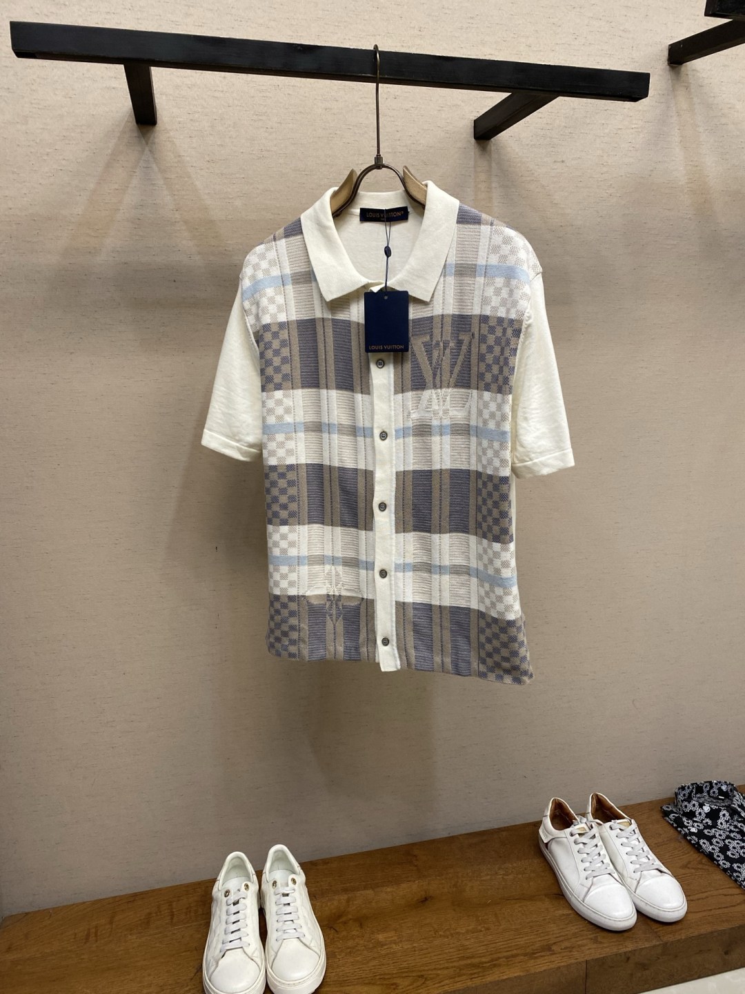 P120 Louis Vuitton/Louis Vuitton, letras clásicas estampadas completas, polo de cuadros y rayas mejorado, inspirado en …
