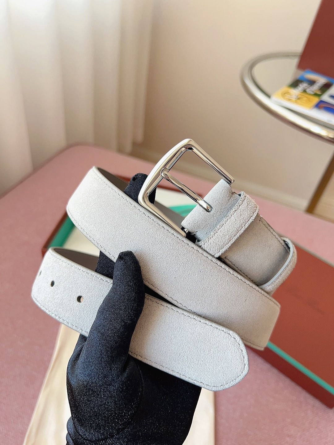 Loro Piana 240 《Loro Piana》LP 料，品质毋庸置疑，传递内敛与雅致，休闲 ，宽度3.5CM