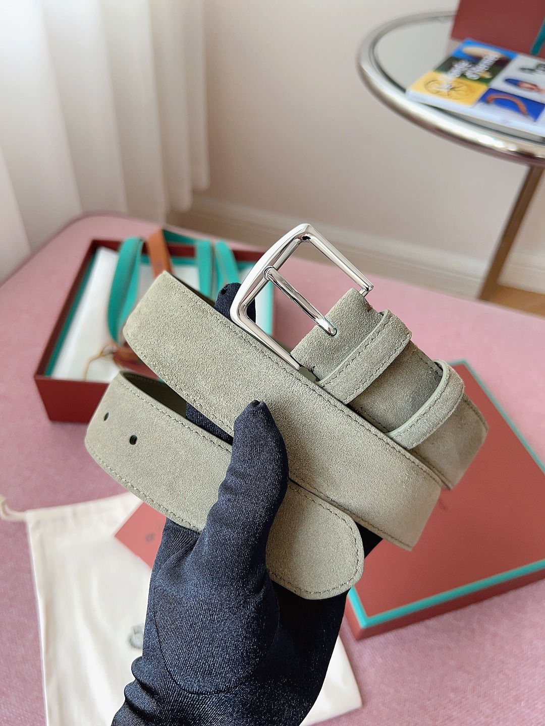 Loro Piana 240 《Loro Piana》LP 料，品质毋庸置疑，传递内敛与雅致，休闲 ，宽度3.5CM