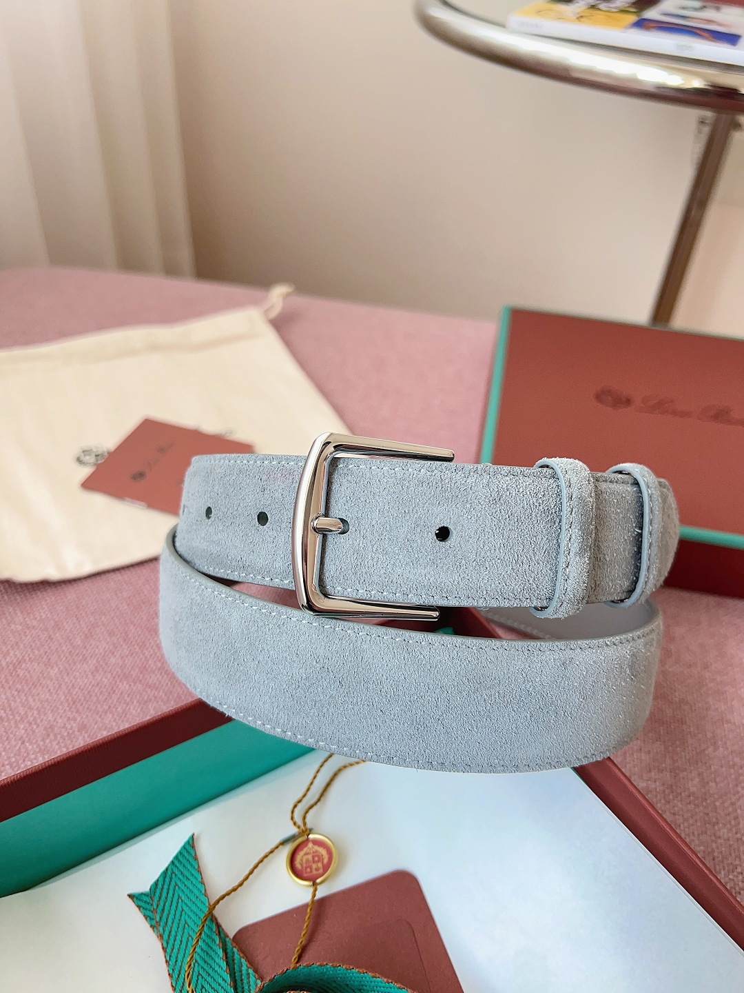 Loro Piana 240 《Loro Piana》LP 料，品质毋庸置疑，传递内敛与雅致，休闲 ，宽度3.5CM