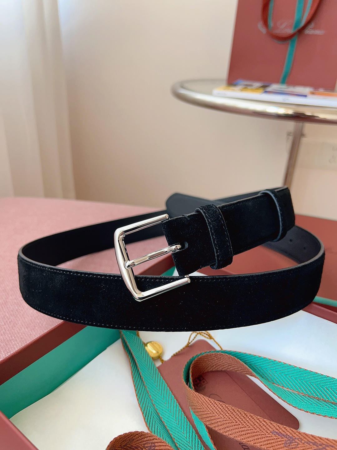 Loro Piana 240 《Loro Piana》LP 料，品质毋庸置疑，传递内敛与雅致，休闲 ，宽度3.5CM
