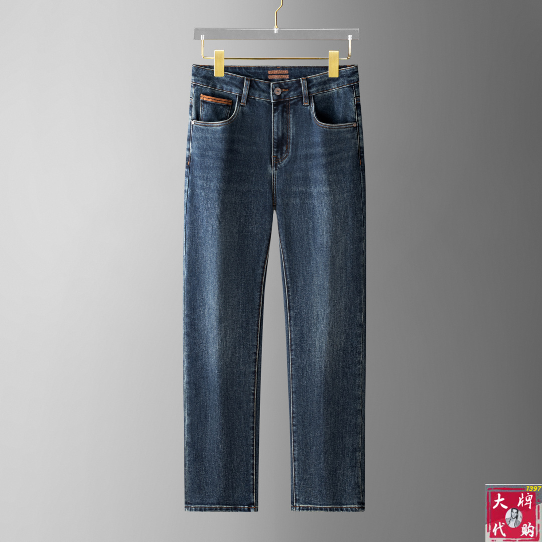 NO:514993,Zegna New product. Customized high-quality fashionable jeans. Super versatile style. Exclusive customization-imported high-end high-density cotton fabric, close and comfortable, super beautiful style, upper body makes the legs look slender, inner and lined, you can attend any occasion, again emphasize that the fabric is very, very classy! First-class workmanship and texture! The details are exquisite and exquisite, and quite ingenious! You deserve it! 30-38, zegna, jeans, alexander wang19860909Zegna 杰尼亚 新品.订制高品质时尚牛仔裤.超级百搭款.独家定制-进口高端高密度精棉面料,贴身舒适,超靓版型、上身显腿修长,內里,走线都无可挑剔,任何场合都可出席,再次强调面料非常非常显档次！做工、质感一流！细节精致考究,颇具匠心！ 您值得拥有！码数30-38,,zegna,jeans,alexander wang,Men's clothing